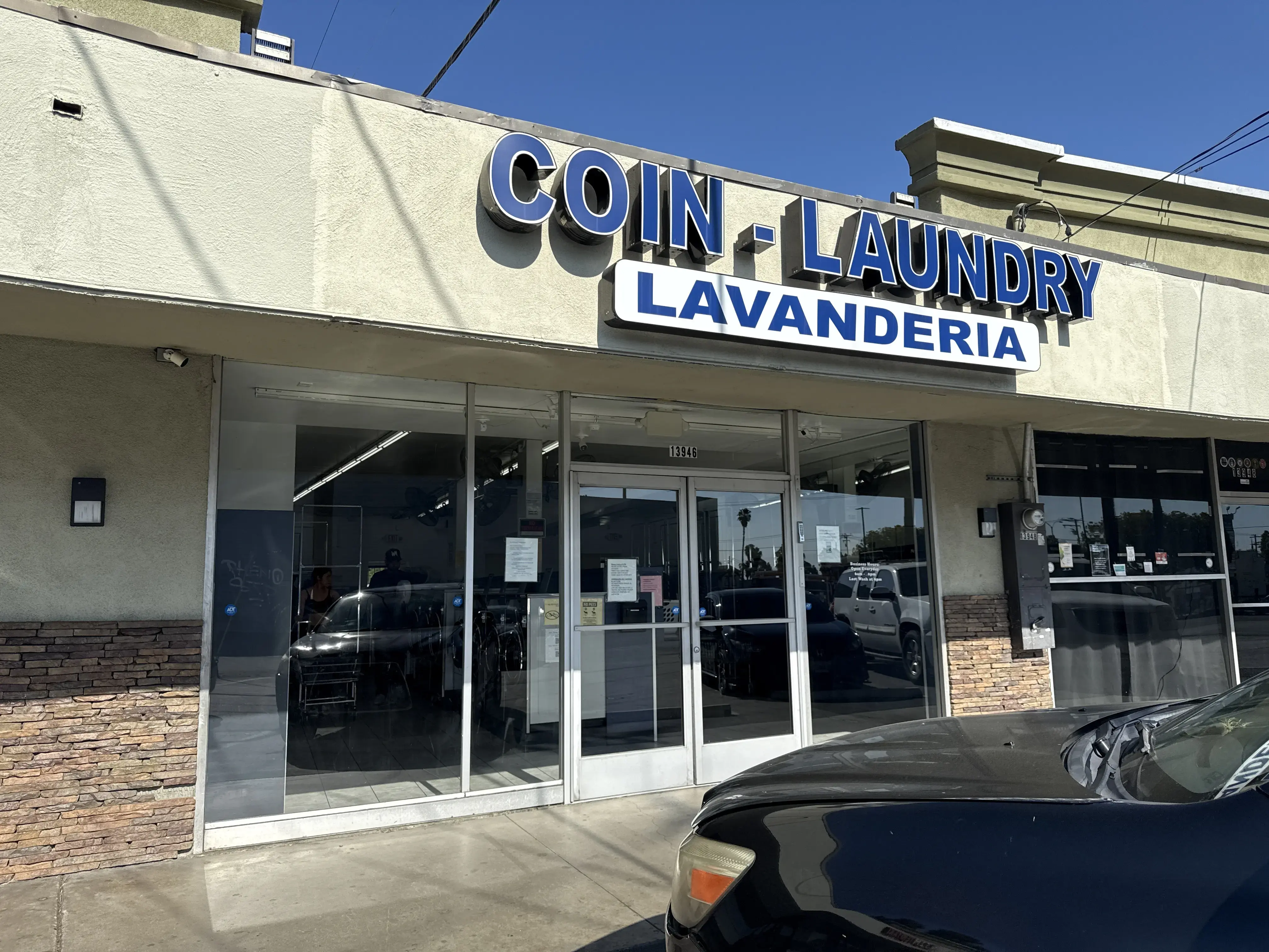 Coin OP Laundry Lavanderia thumbnail 4