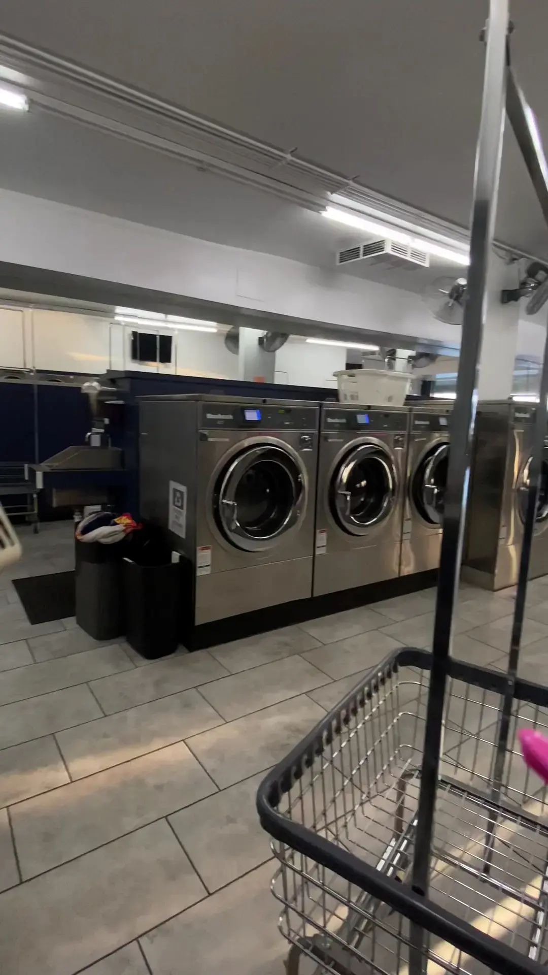 Coin OP Laundry Lavanderia - Image 16