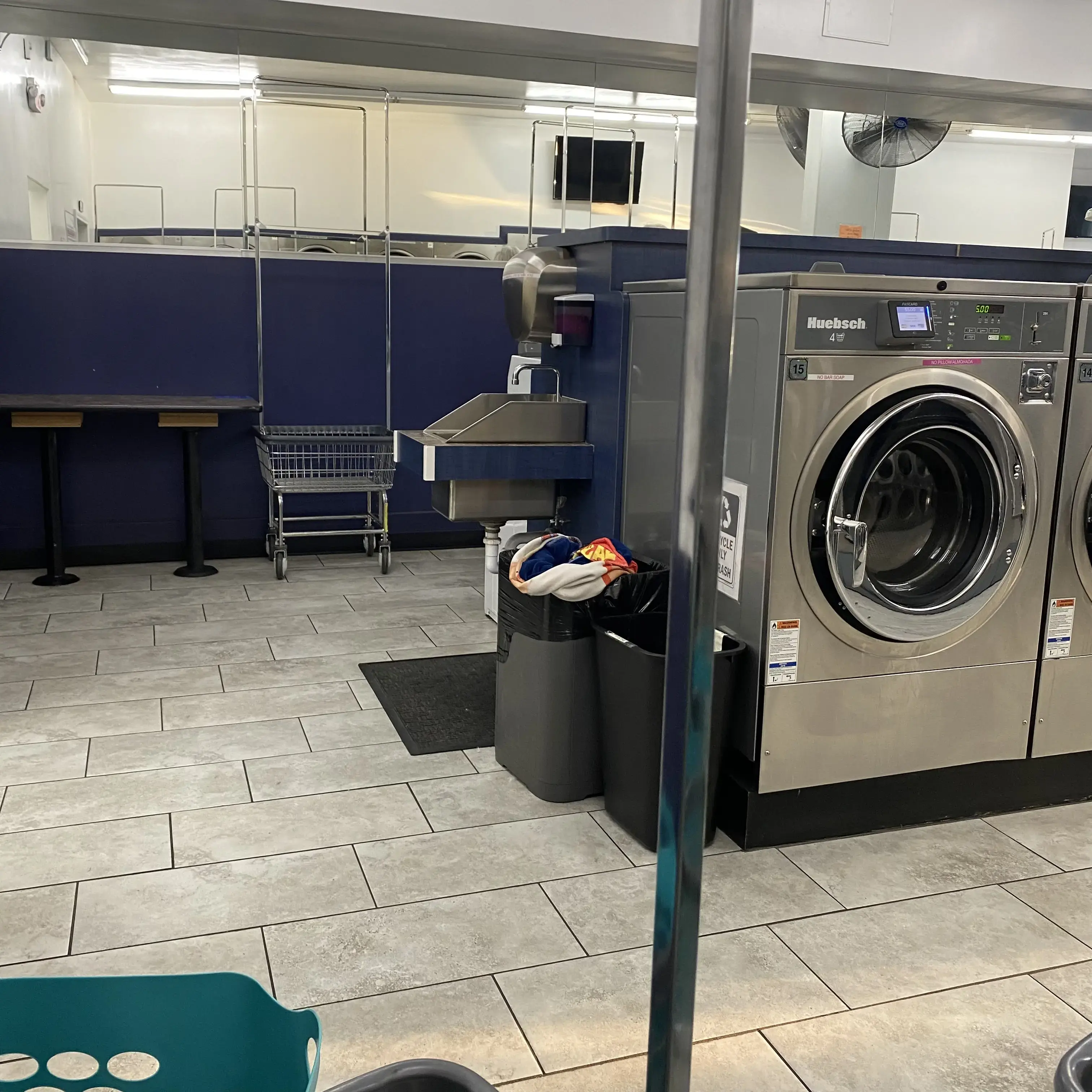 Coin OP Laundry Lavanderia thumbnail 19