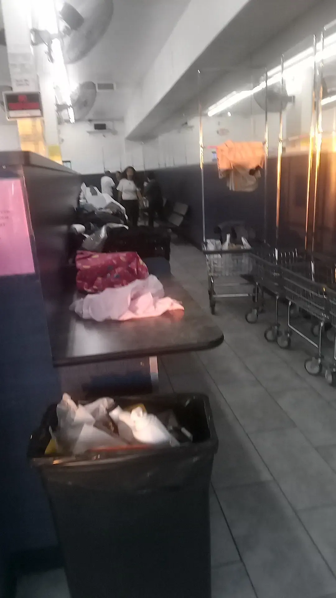 Coin OP Laundry Lavanderia - Image 10