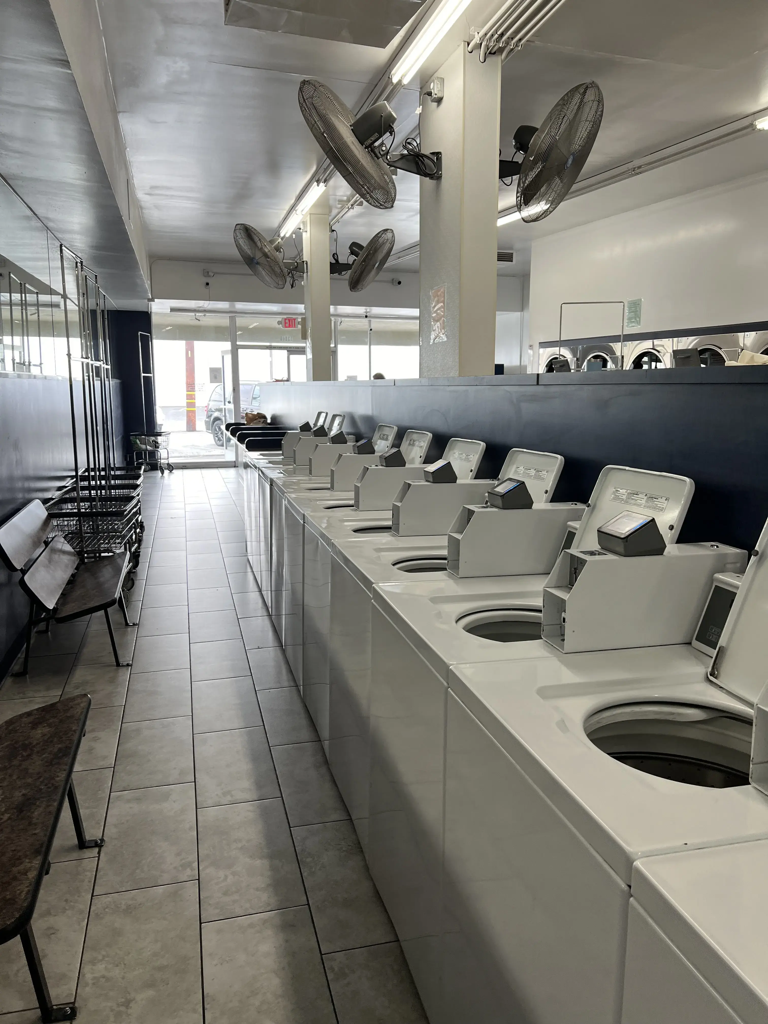 Coin OP Laundry Lavanderia - Image 3