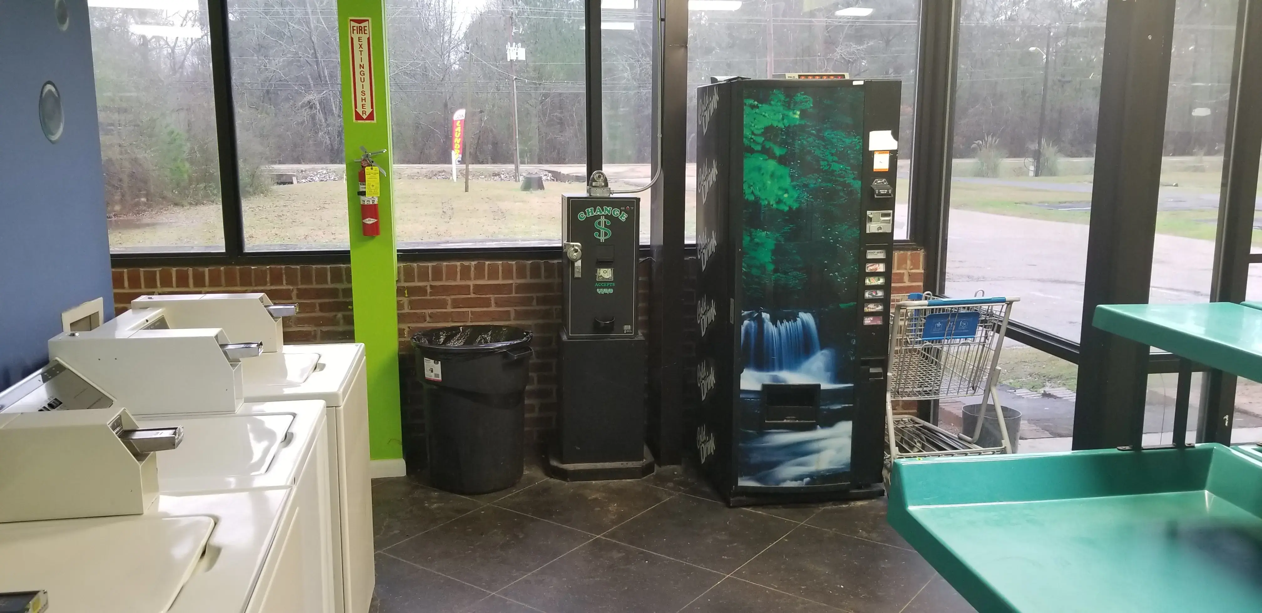COIN-OP LAUNDRY - Image 3