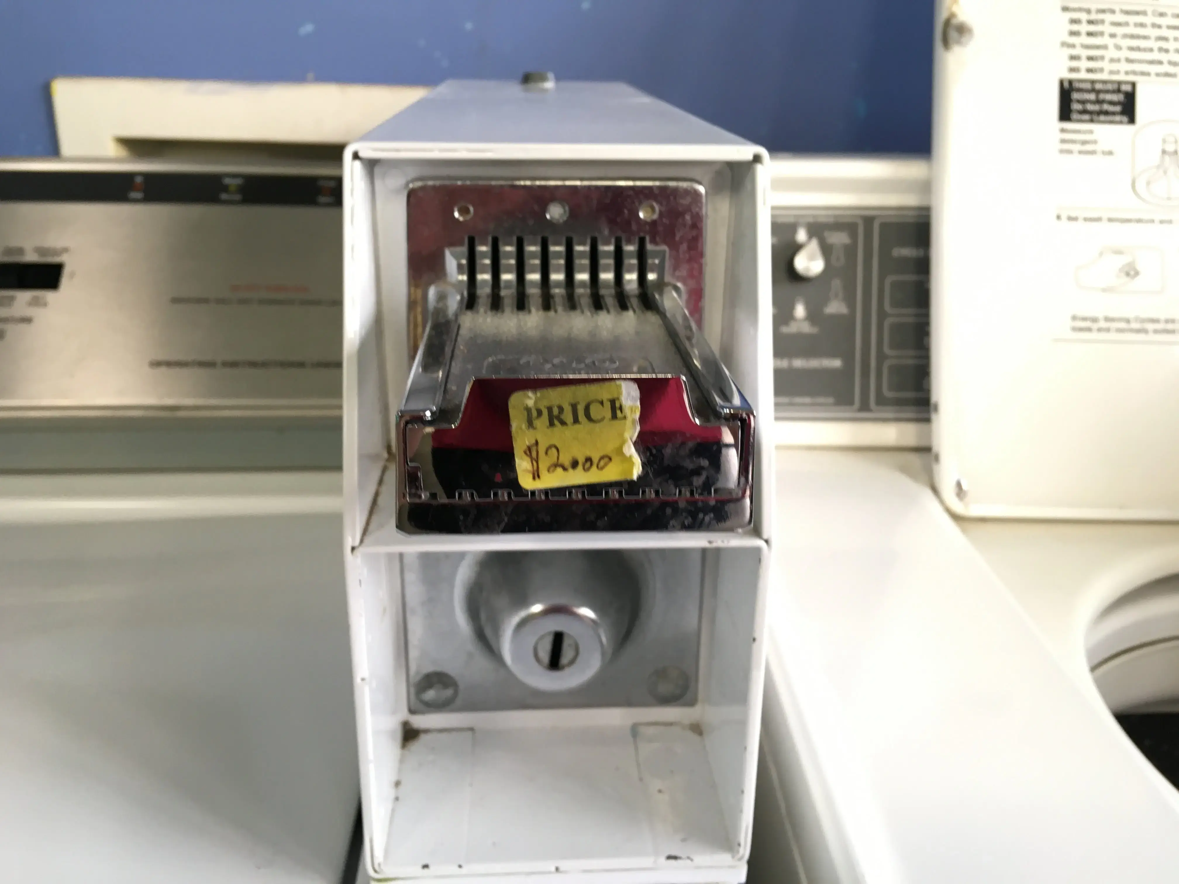 COIN-OP LAUNDRY - Image 9