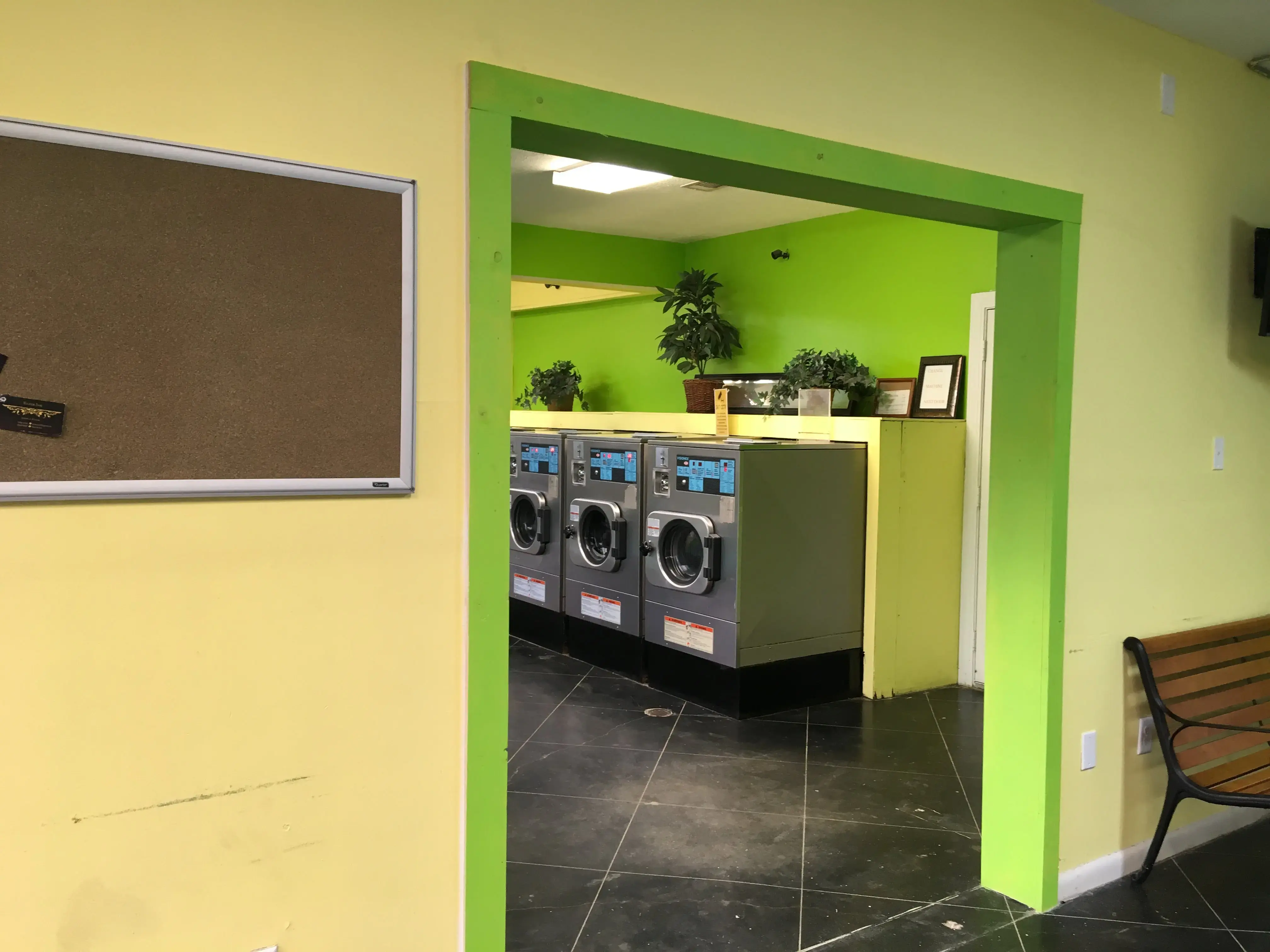 COIN-OP LAUNDRY - Image 17
