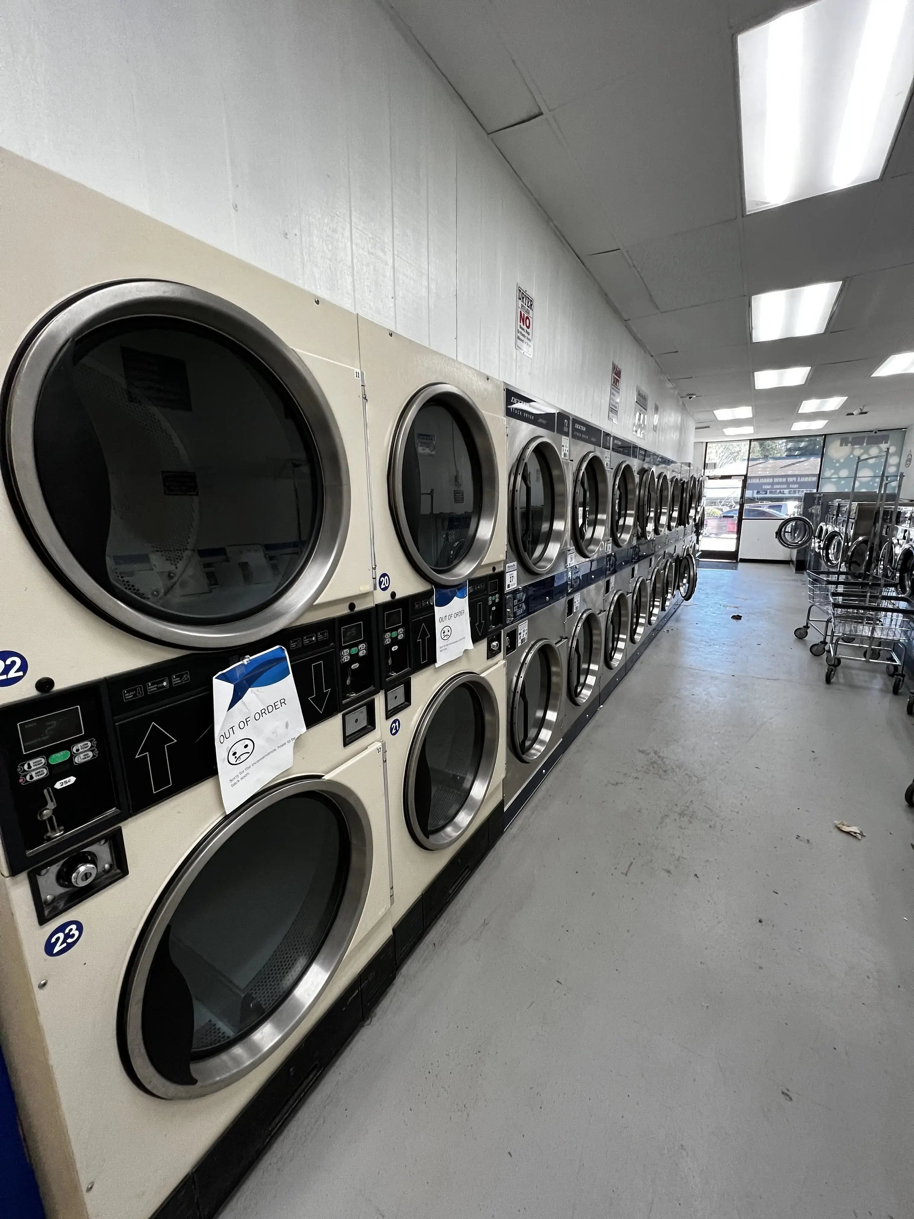 Colfax Laundromat thumbnail 20