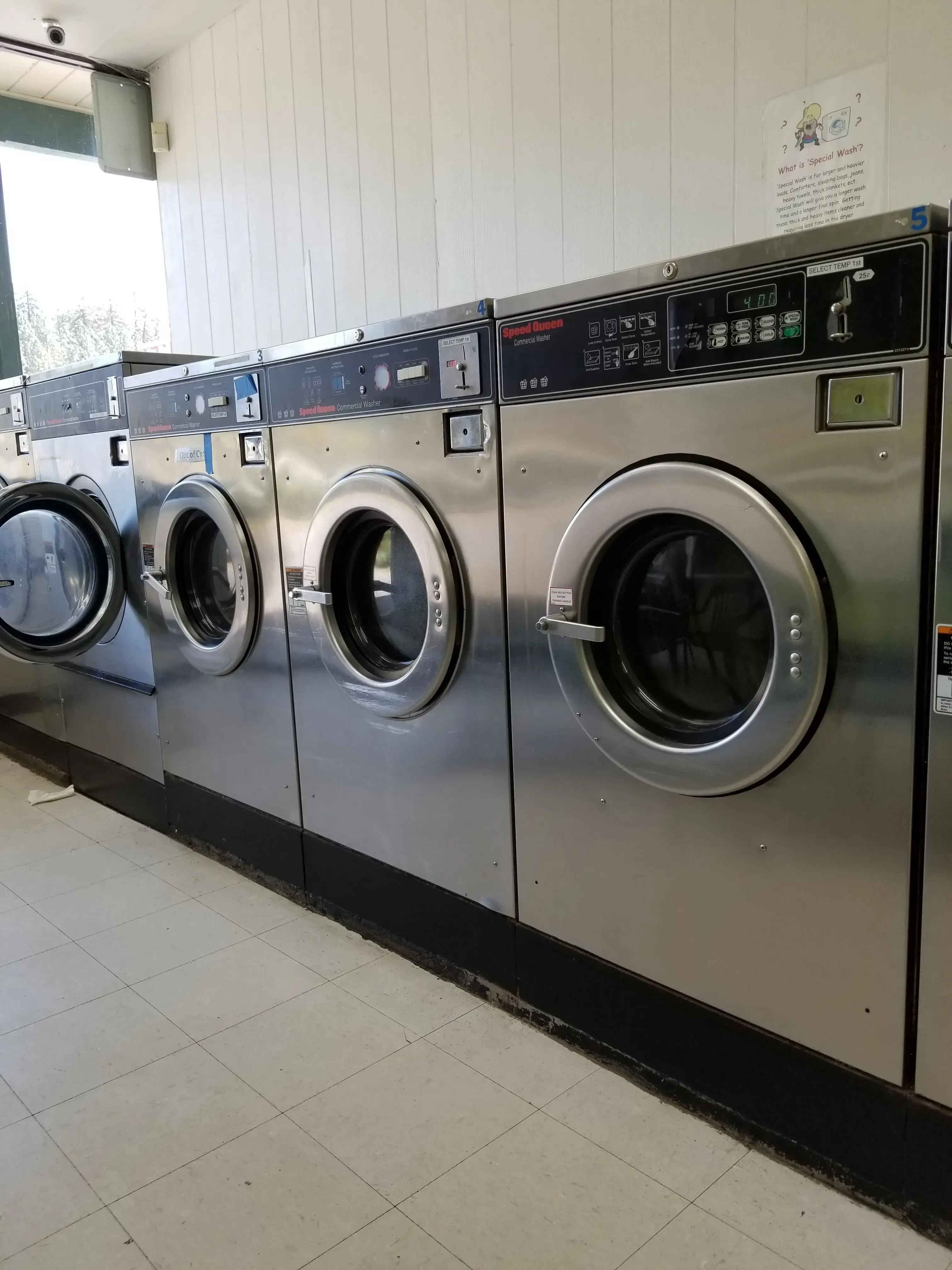 Colfax Laundromat thumbnail 18