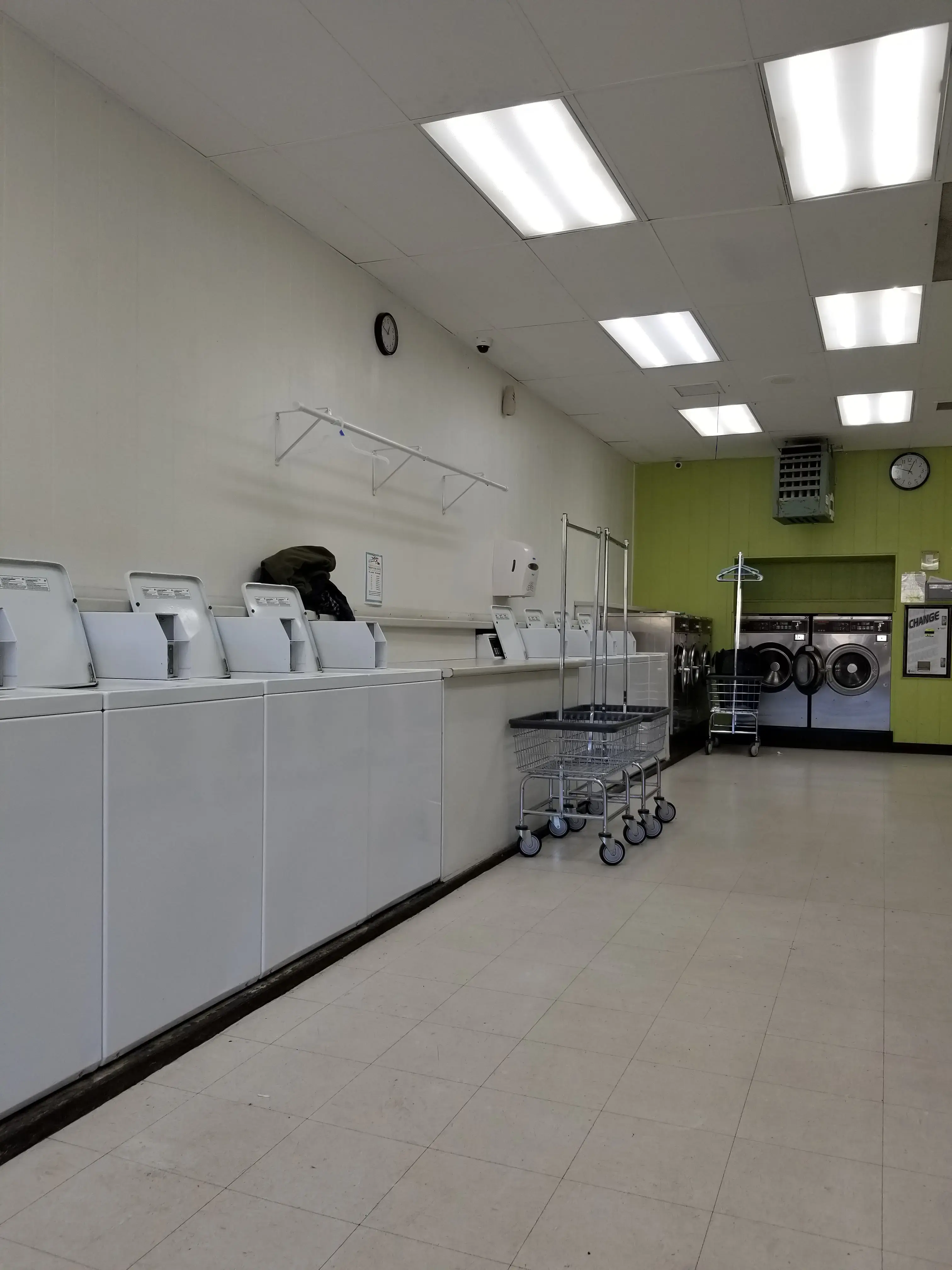 Colfax Laundromat - Image 7