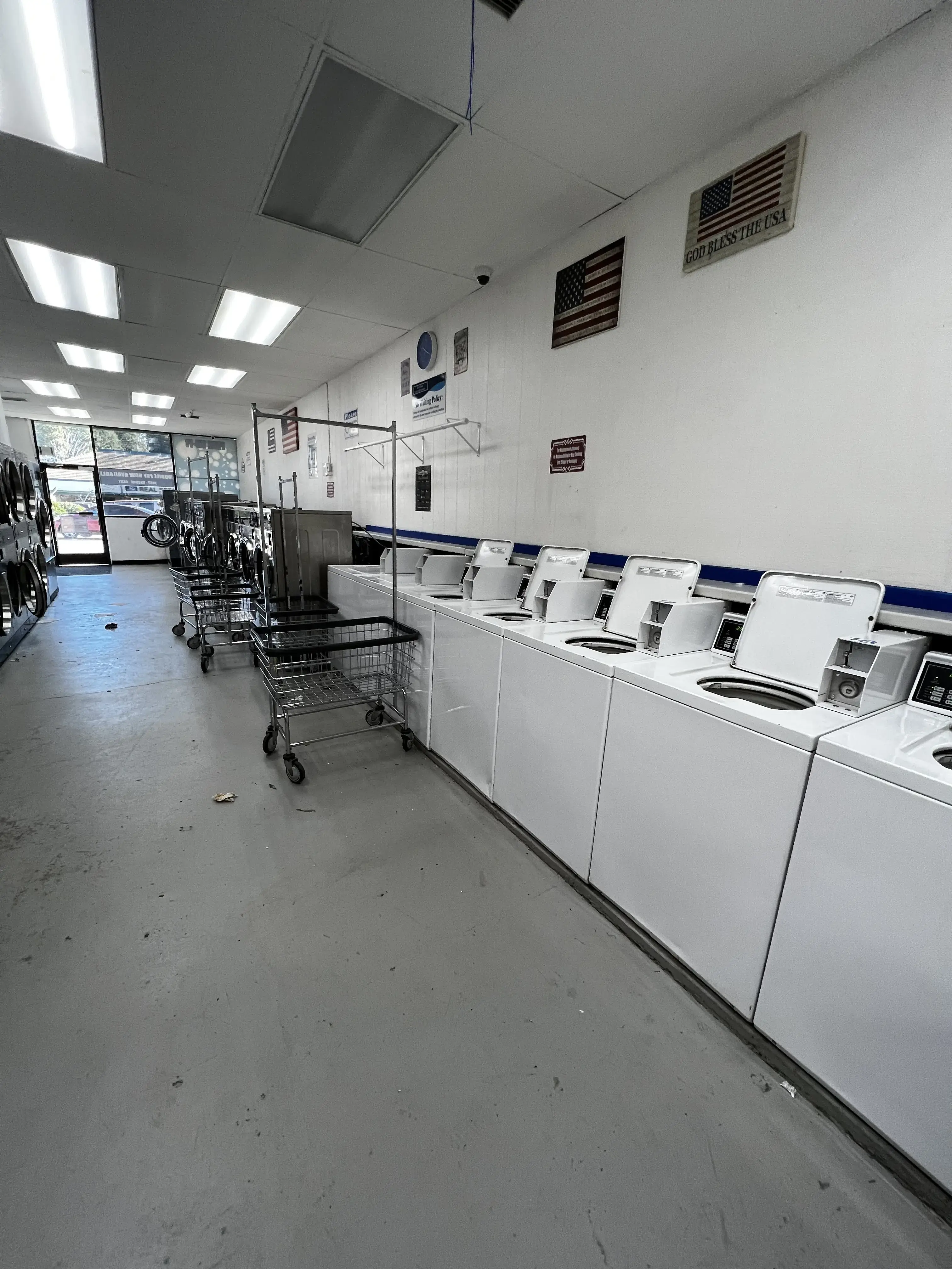 Colfax Laundromat thumbnail 4