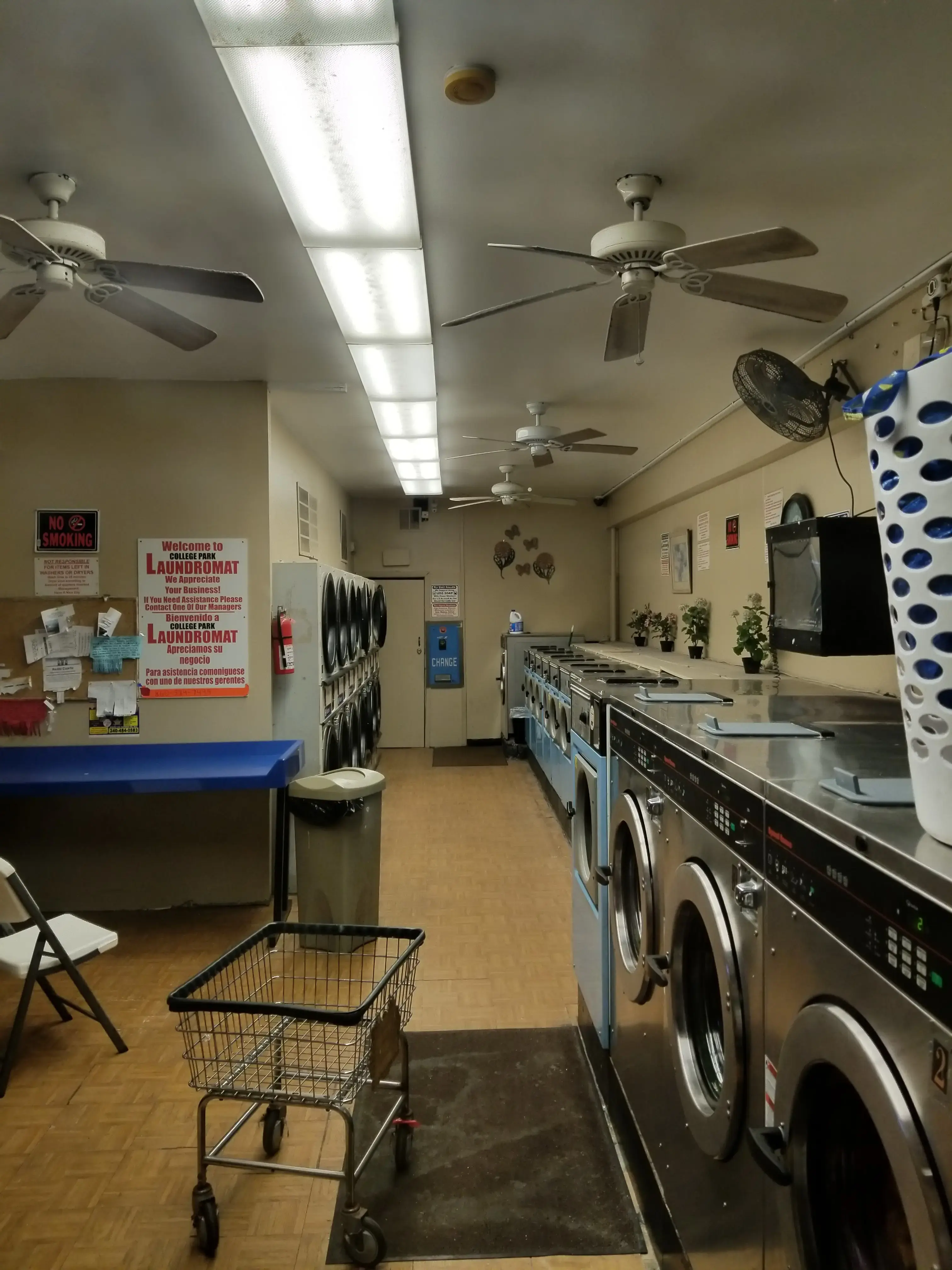 College Park Laundromat thumbnail 8
