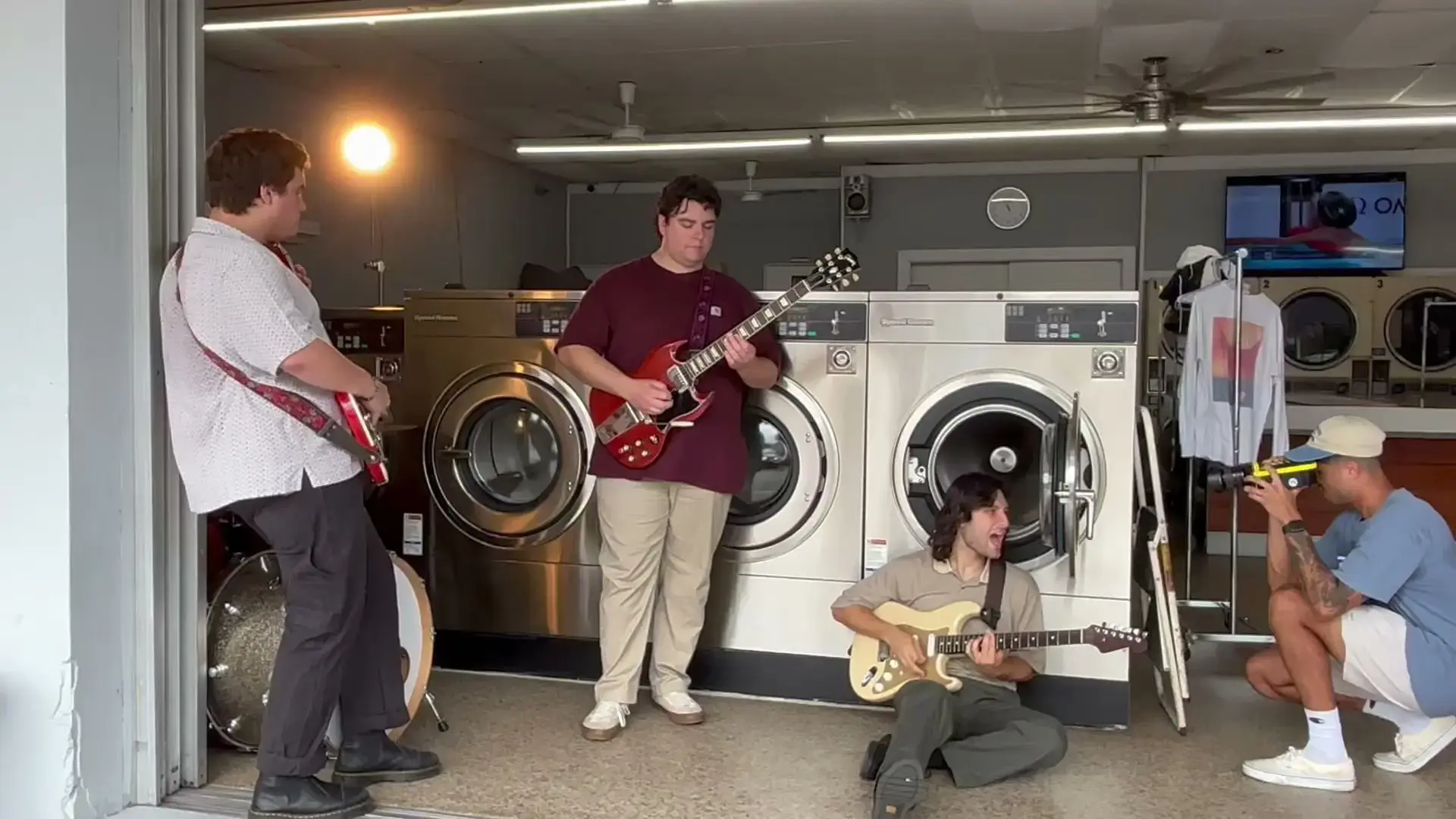 College Park Laundry and Dry Cleaners thumbnail 8