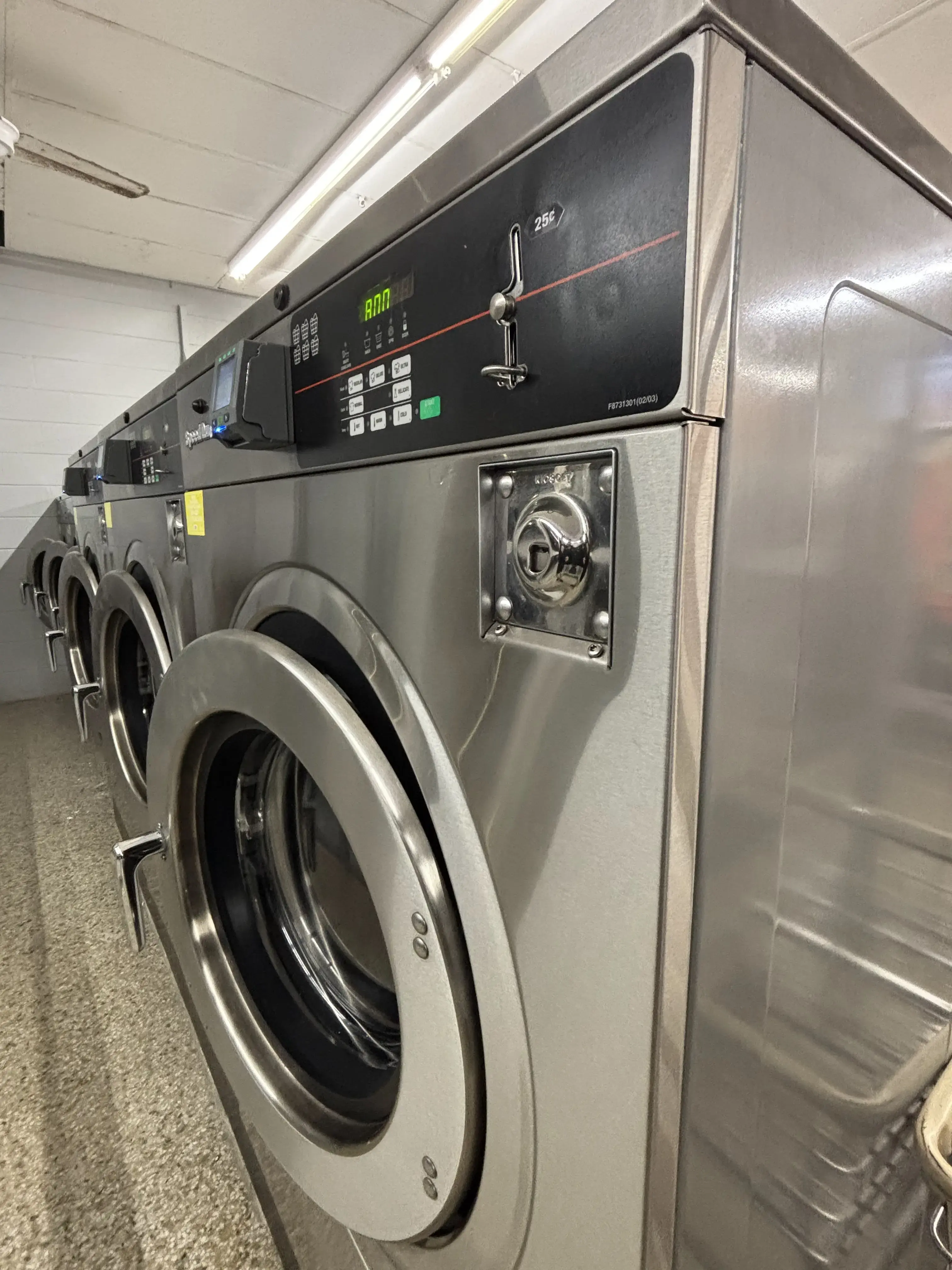 College Park Laundry and Dry Cleaners thumbnail 3