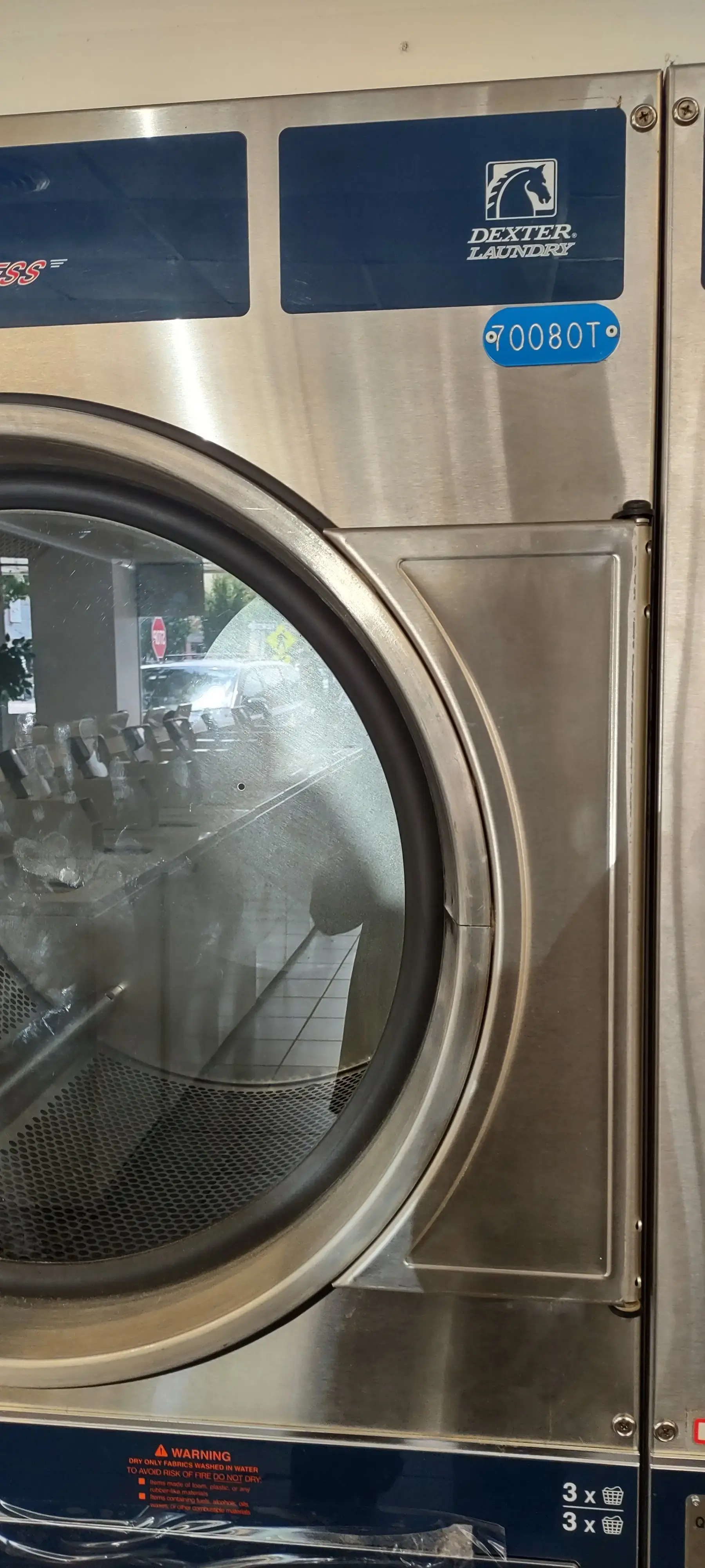 Colley Avenue Laundry Land Laundromat - Image 15