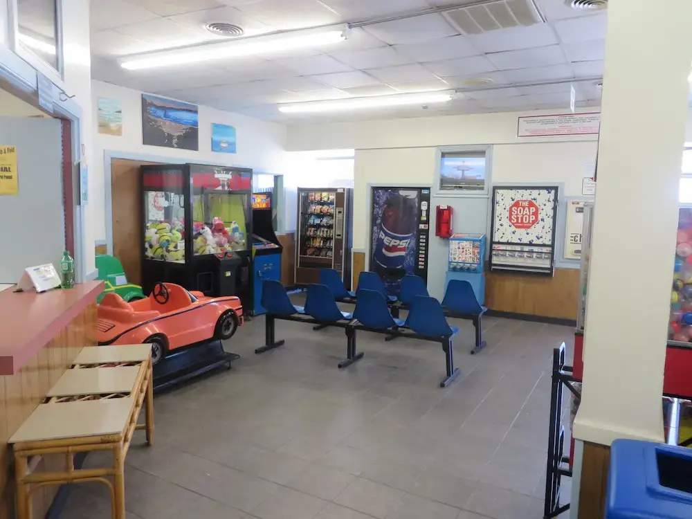 Colley Avenue Laundry Land Laundromat thumbnail 4