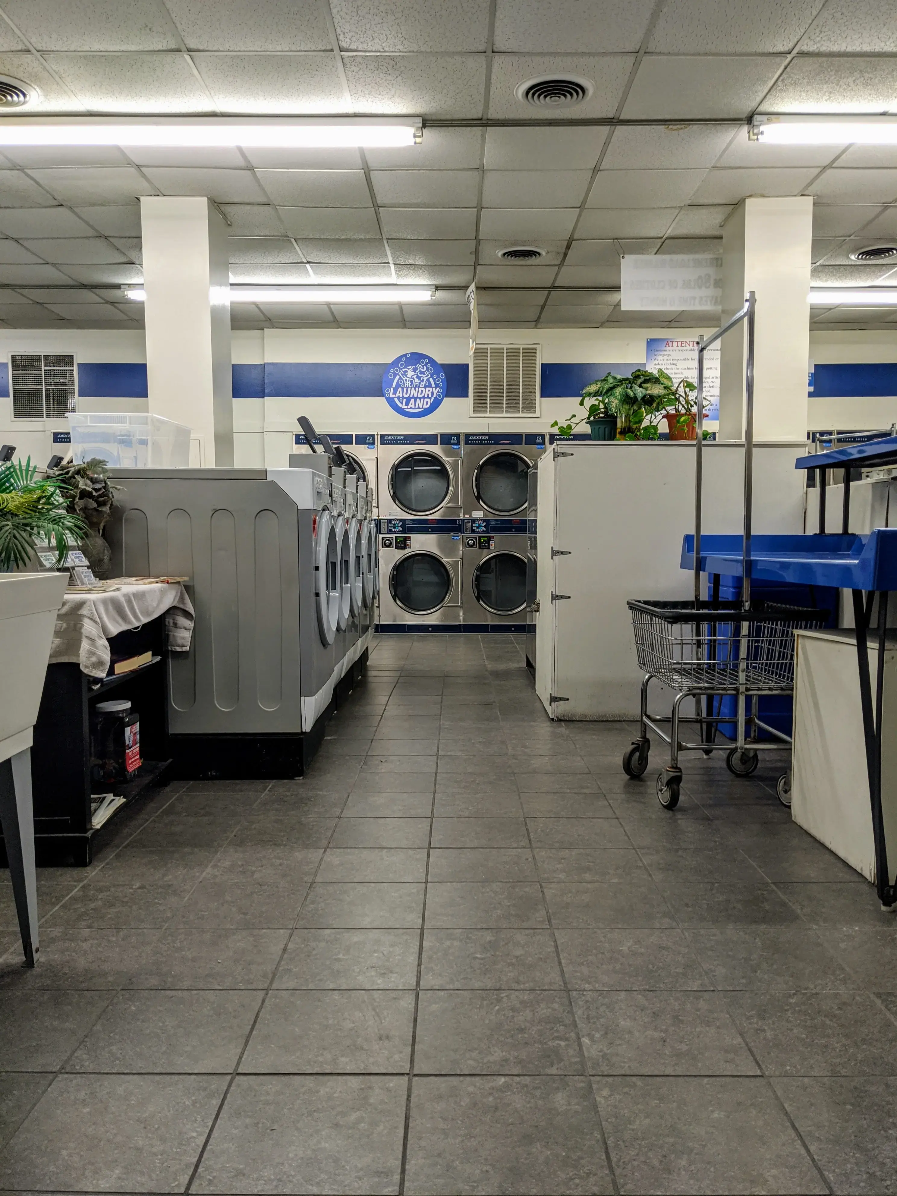 Colley Avenue Laundry Land Laundromat thumbnail 16