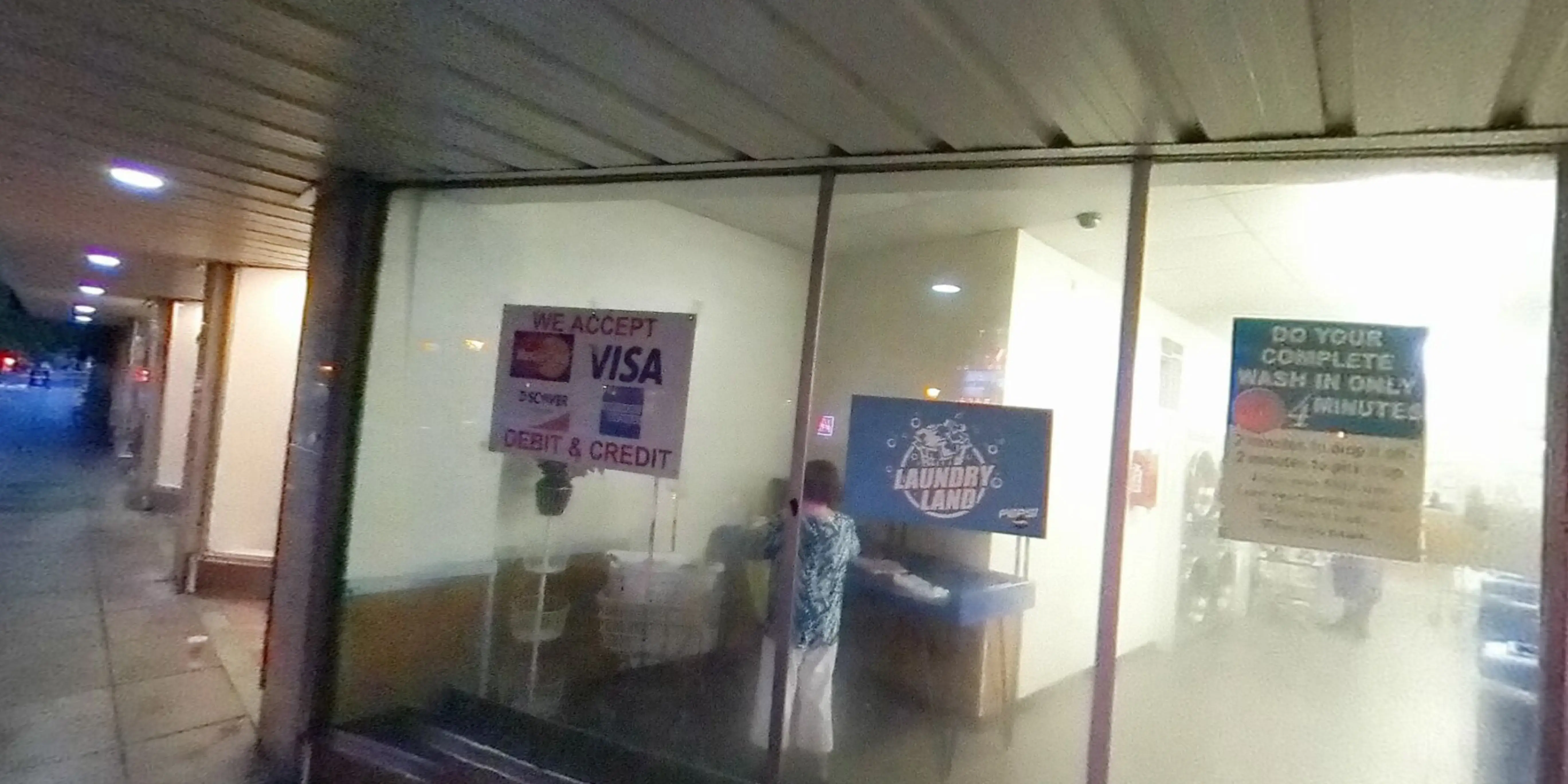 Colley Avenue Laundry Land Laundromat thumbnail 9