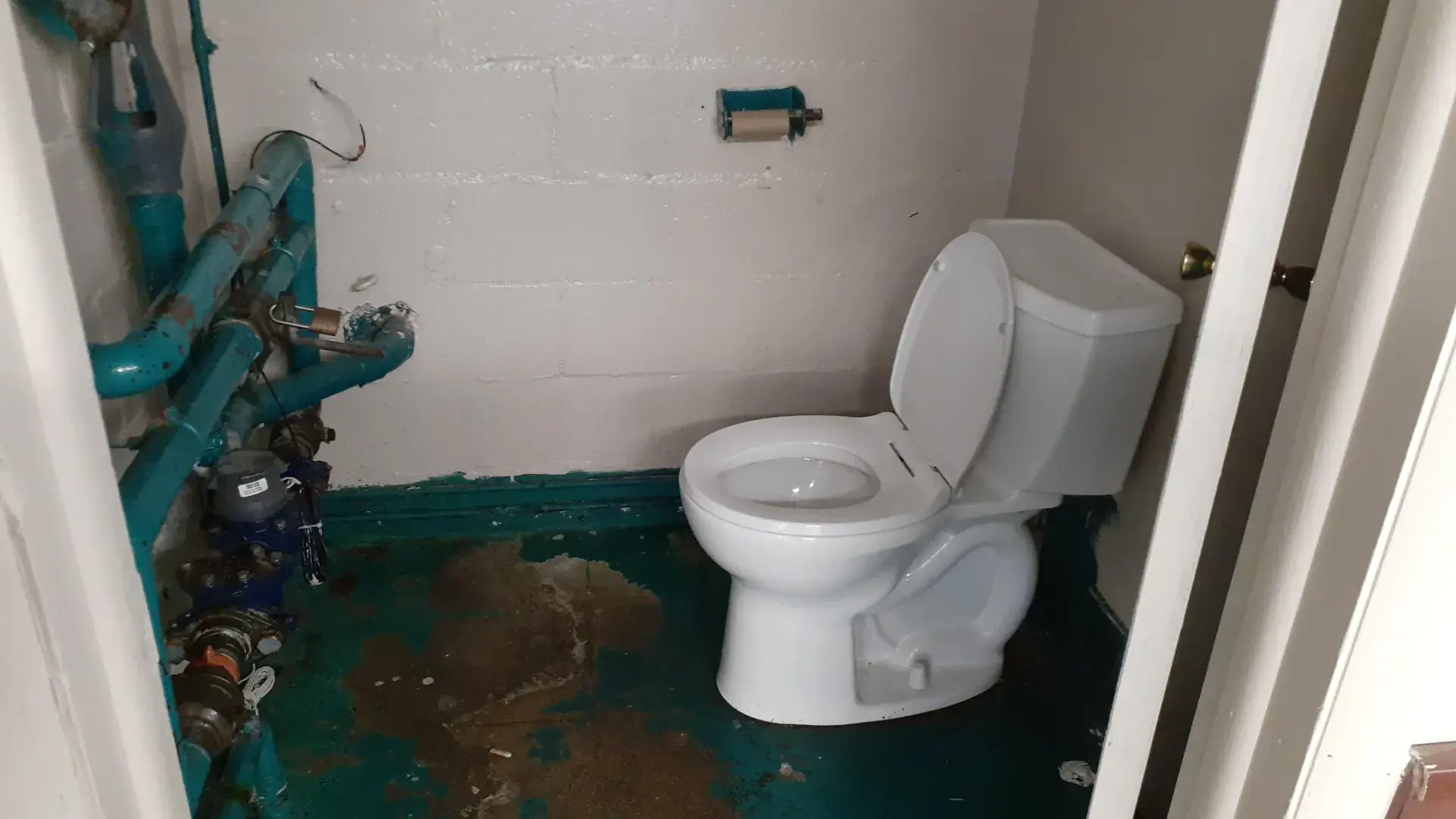 Collins Ave Laundry thumbnail 3