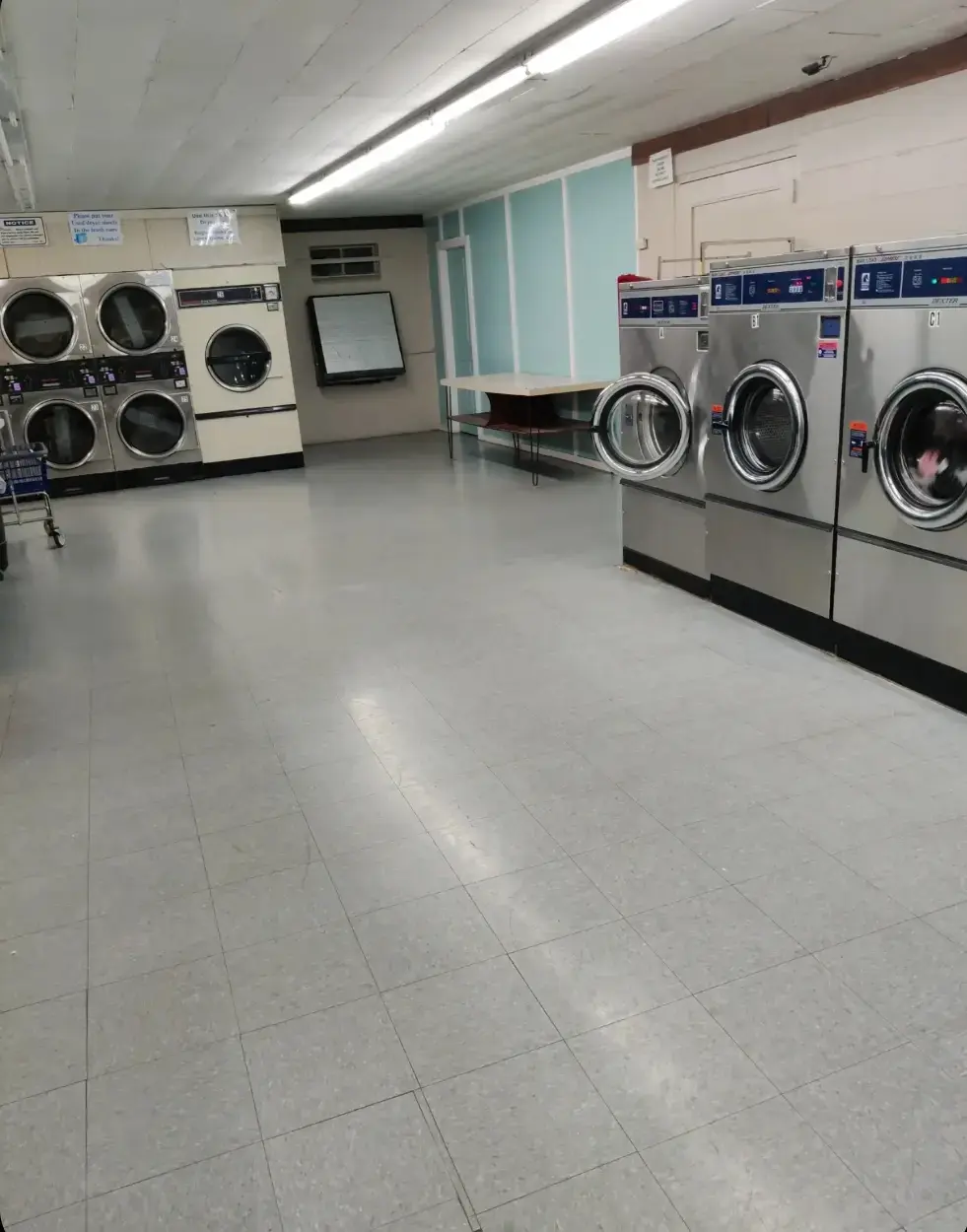 Collins Ave Laundry - Image 18