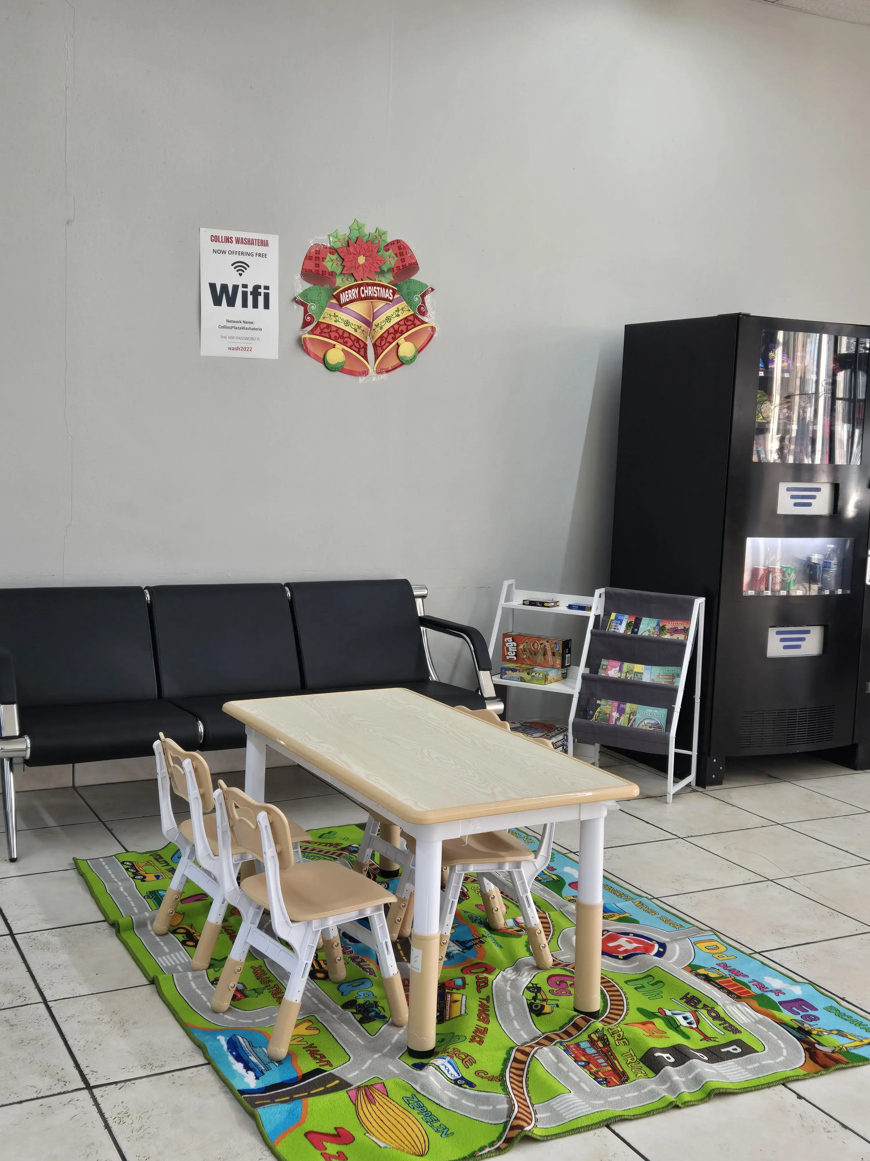 Collin's Washateria - Image 5