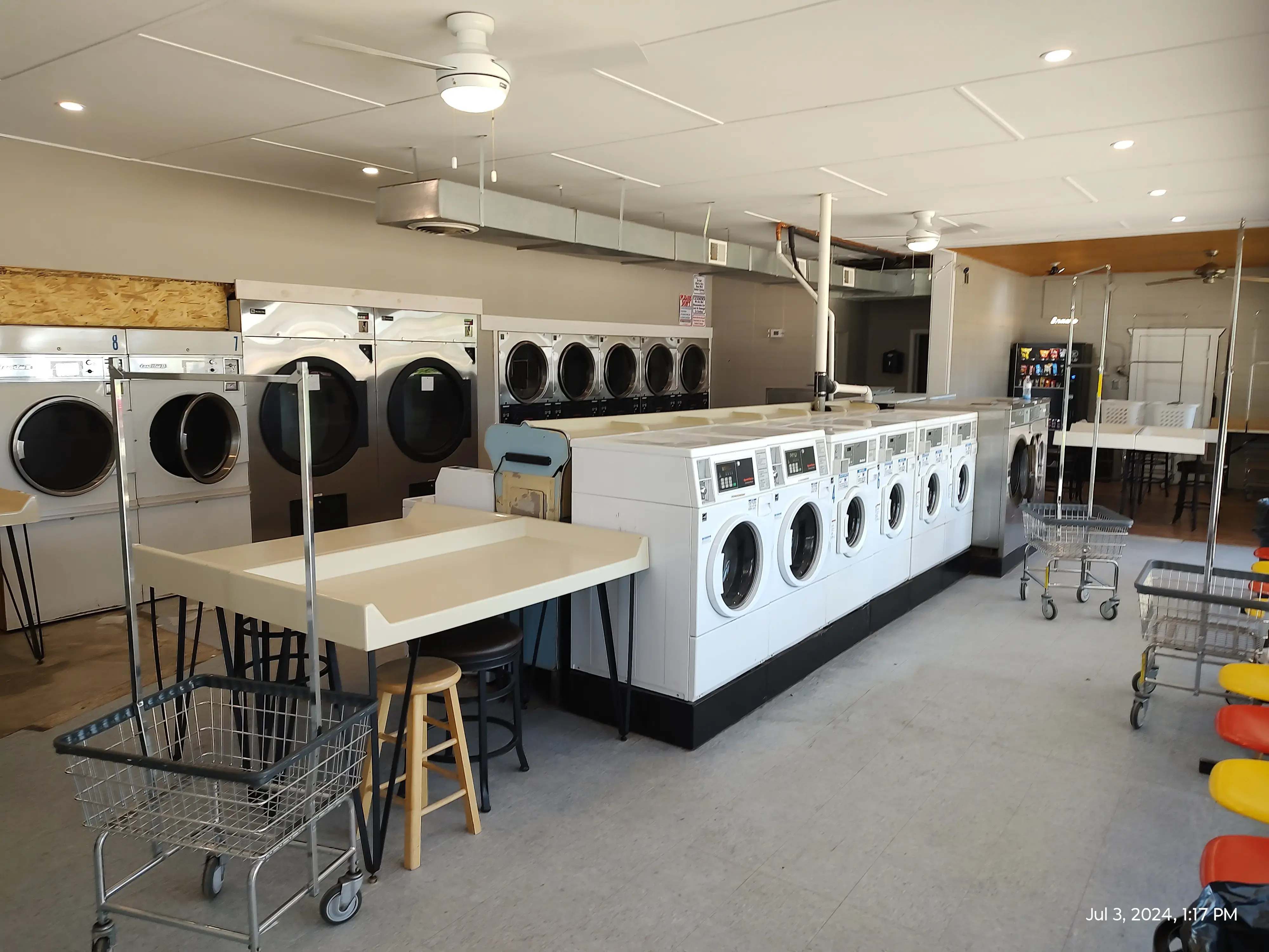 Coloma Laundromat - Image 5