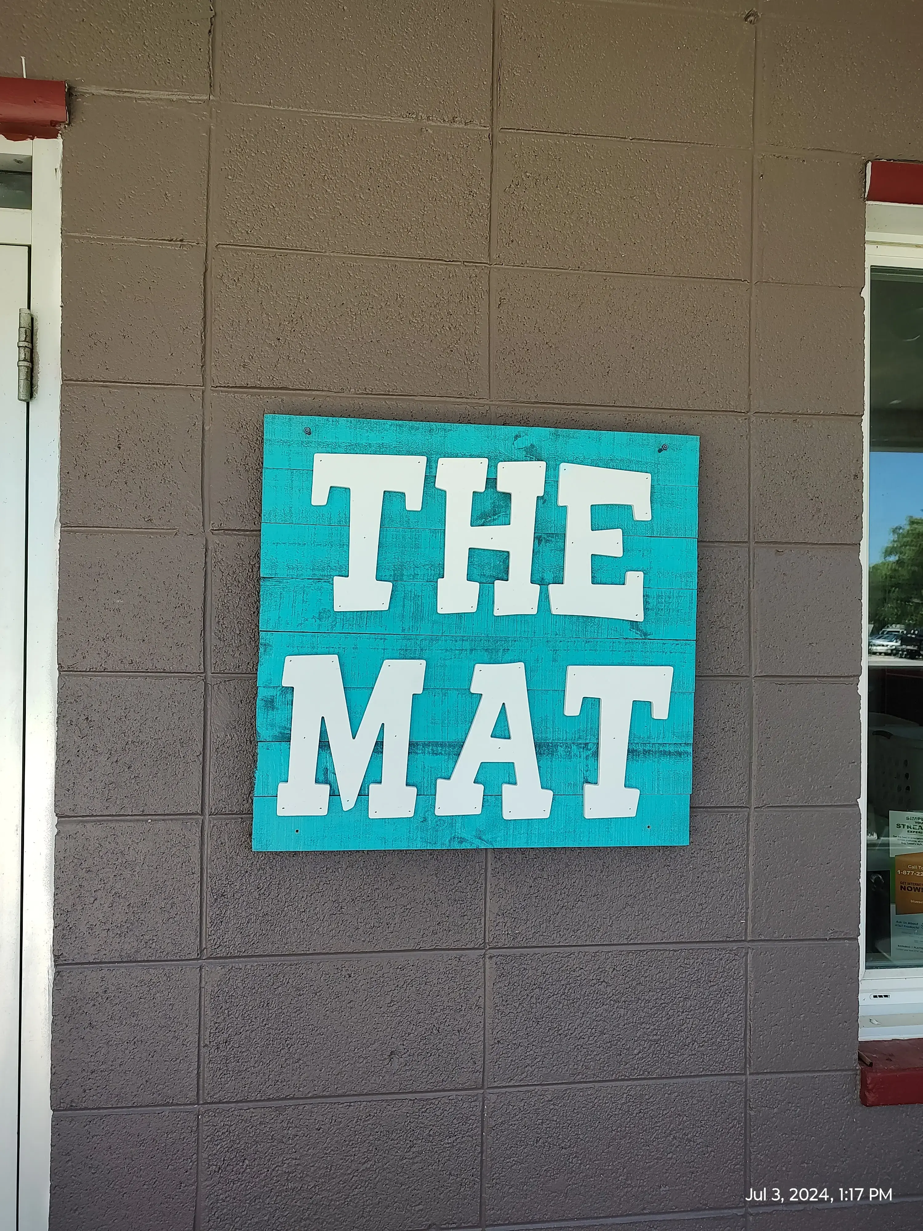 Coloma Laundromat - Image 16