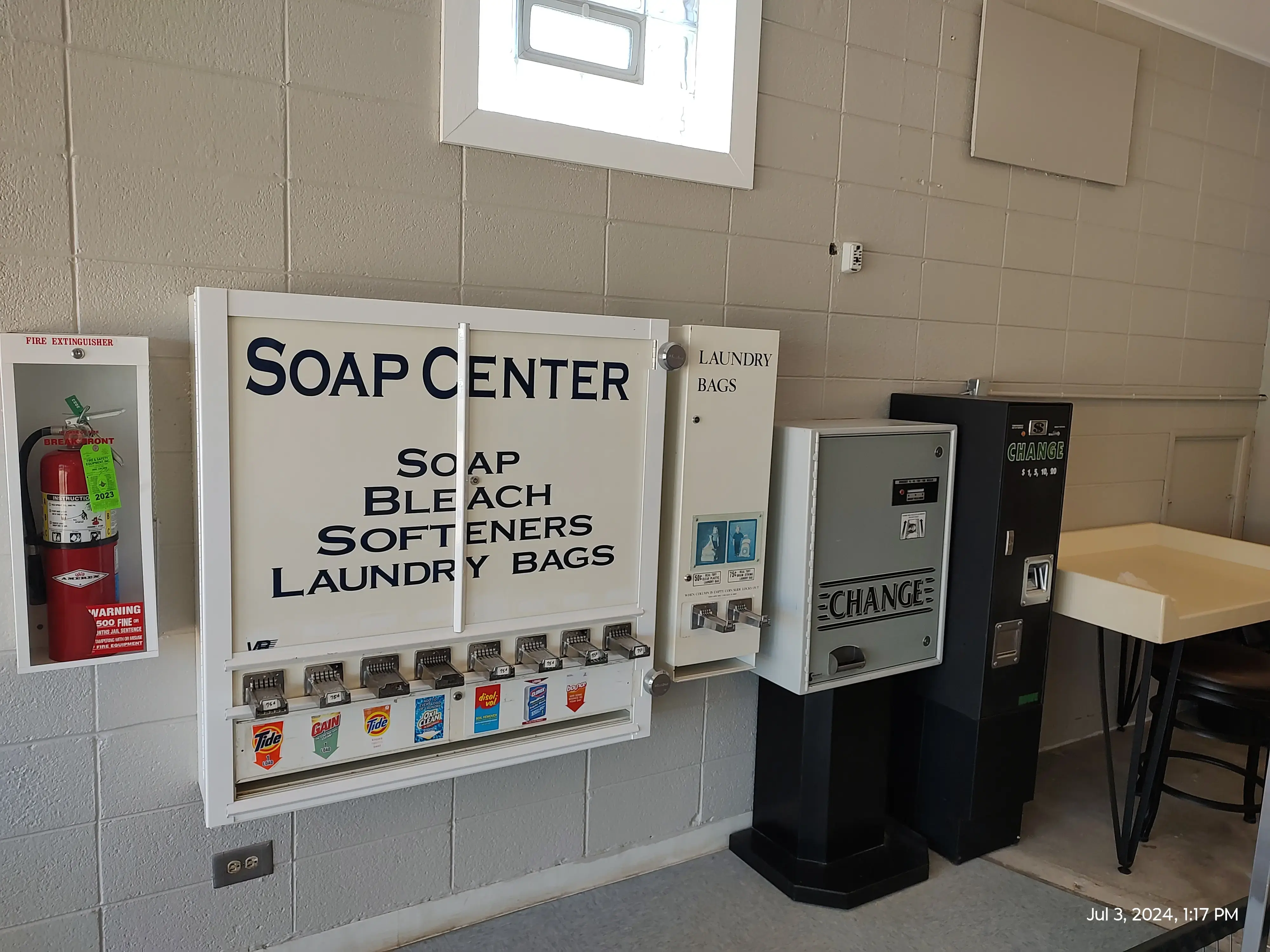 Coloma Laundromat - Image 14