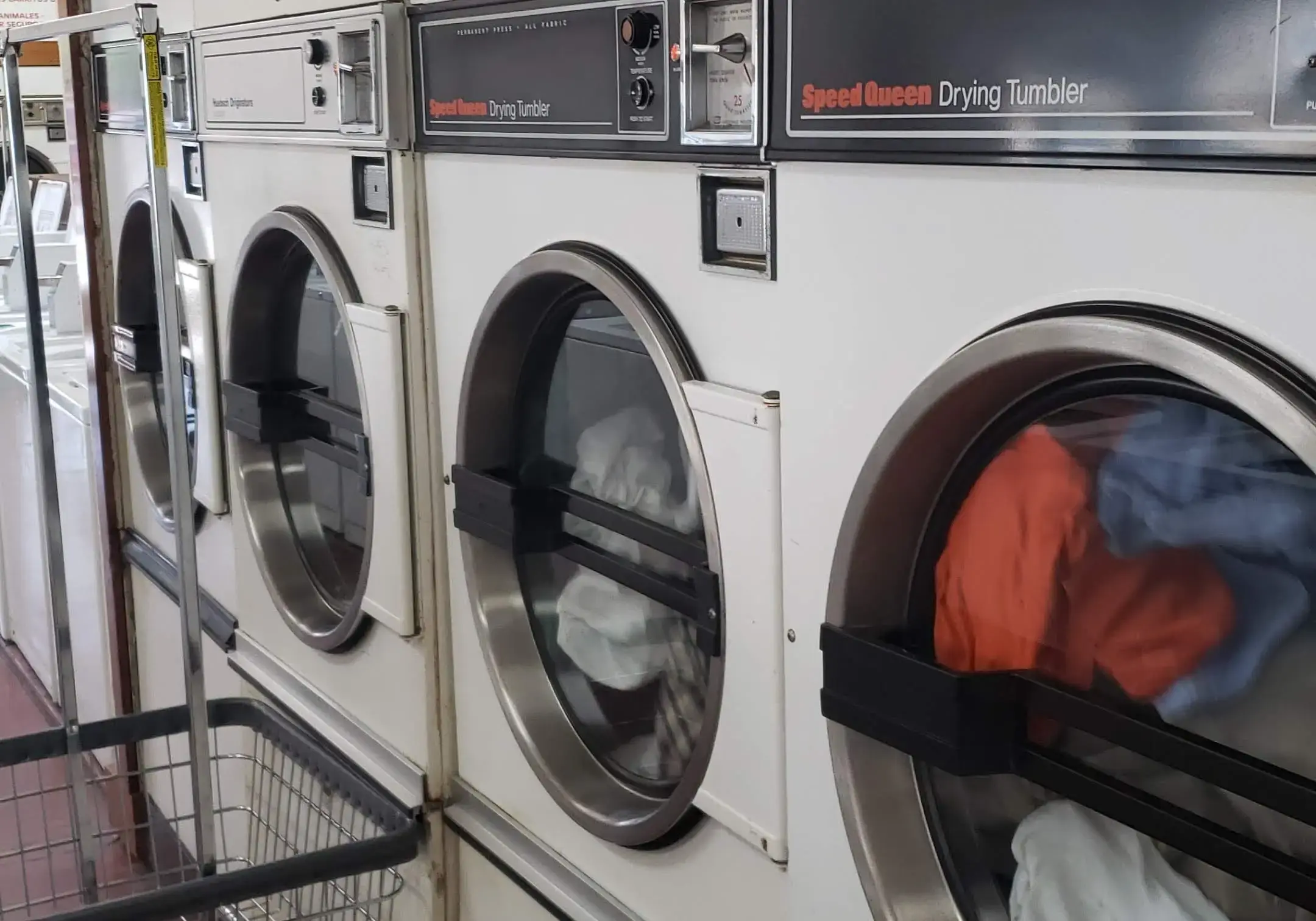 Colombi laundromat thumbnail 15