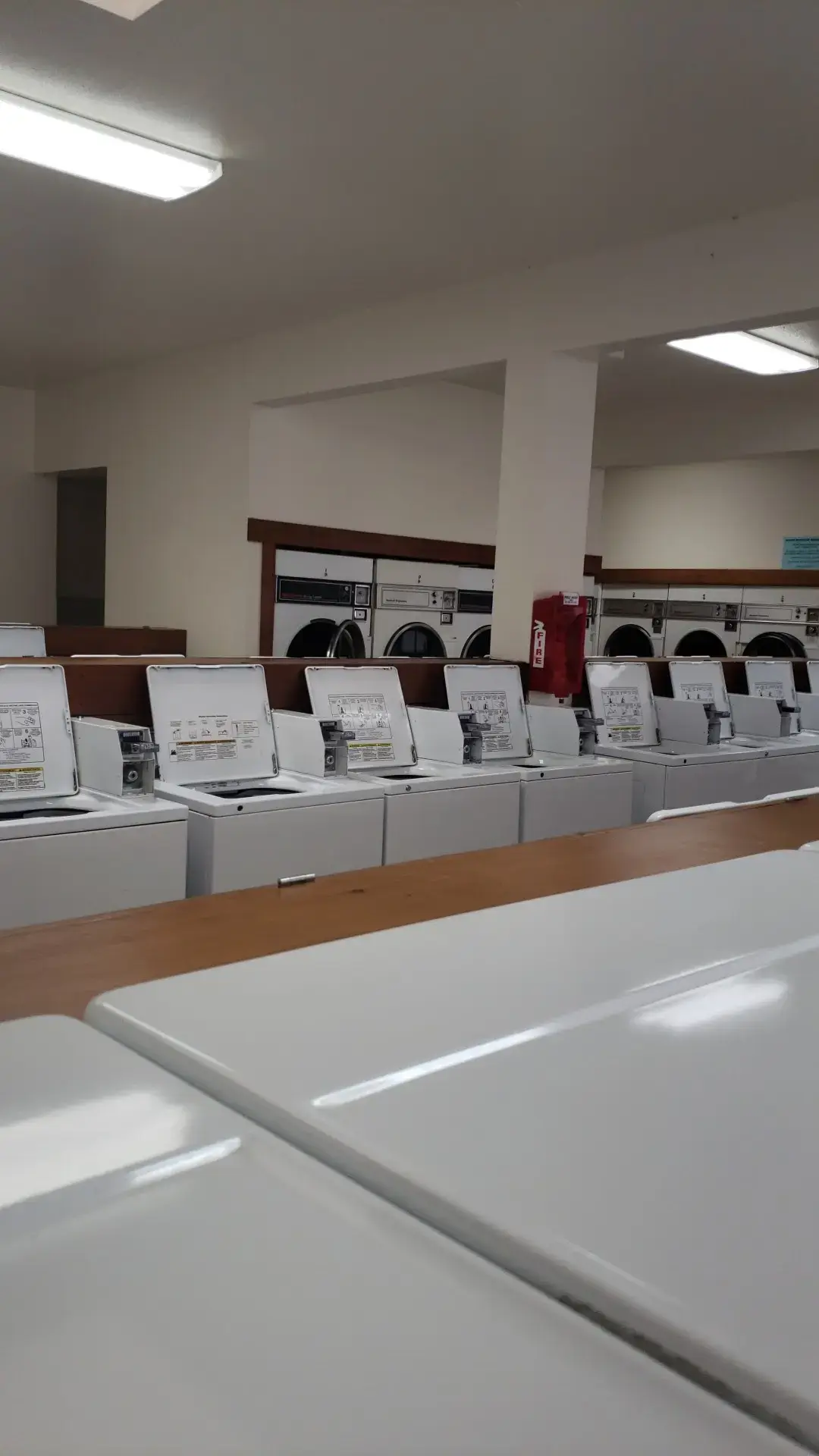 Colombi laundromat - Image 12