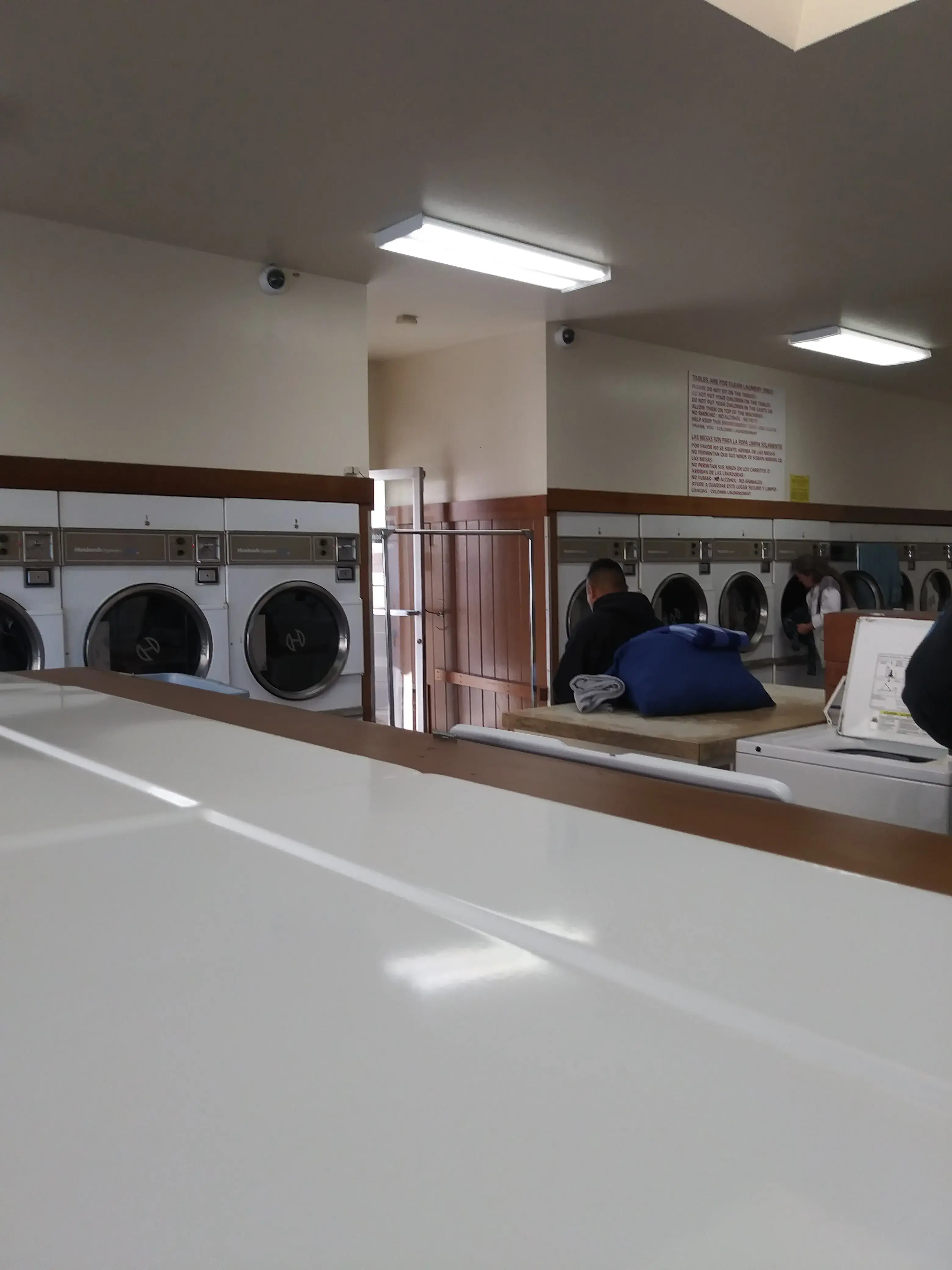Colombi laundromat thumbnail 20