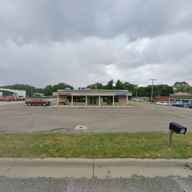 Colonial Cleaners DeMotte/24hr Laundromat. Attended Hours M-F 8am-6pm. Sat.8am-2pm. Sun.8am-12pm - Image 12