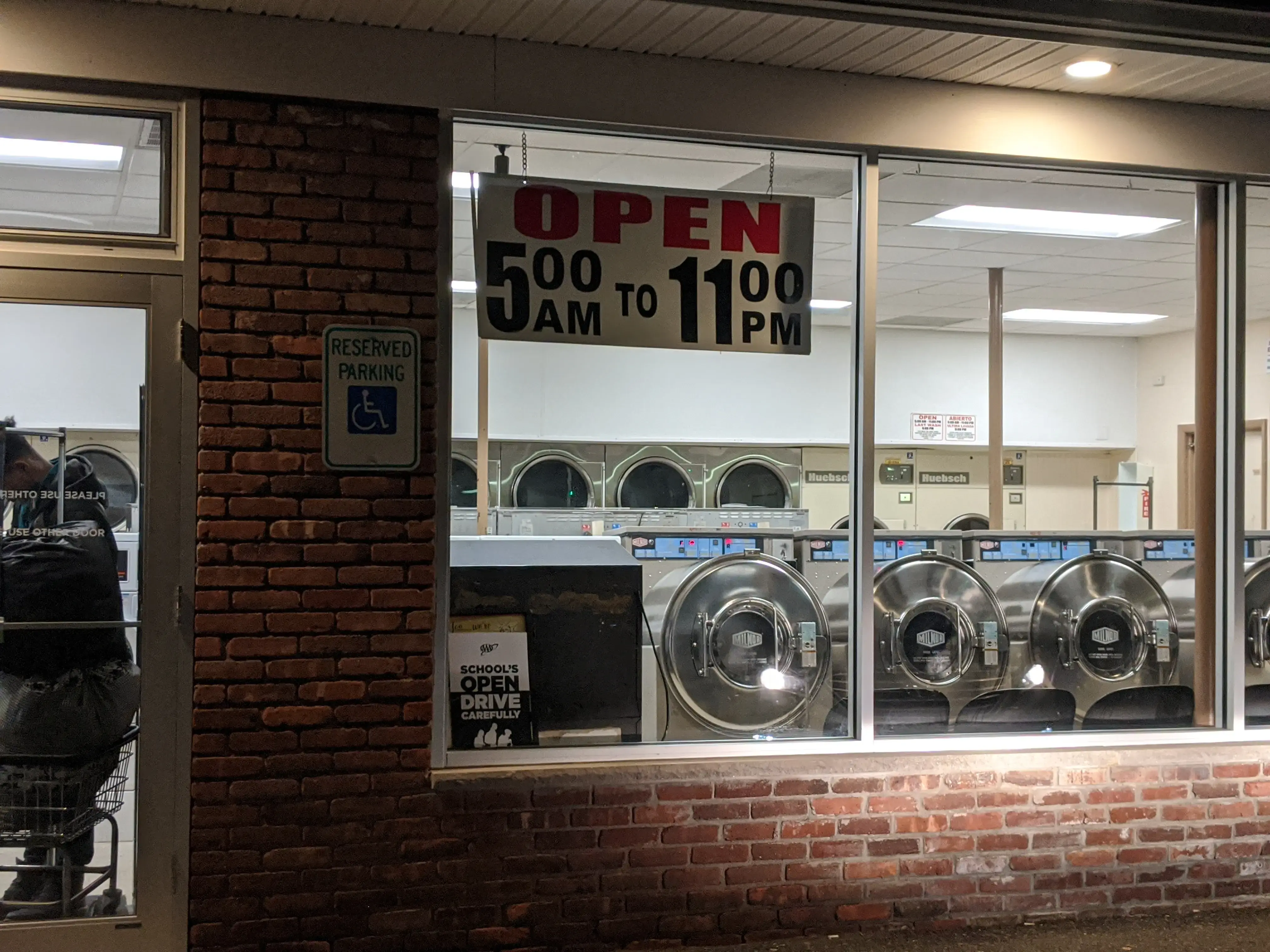 Colonial Launderette thumbnail 3
