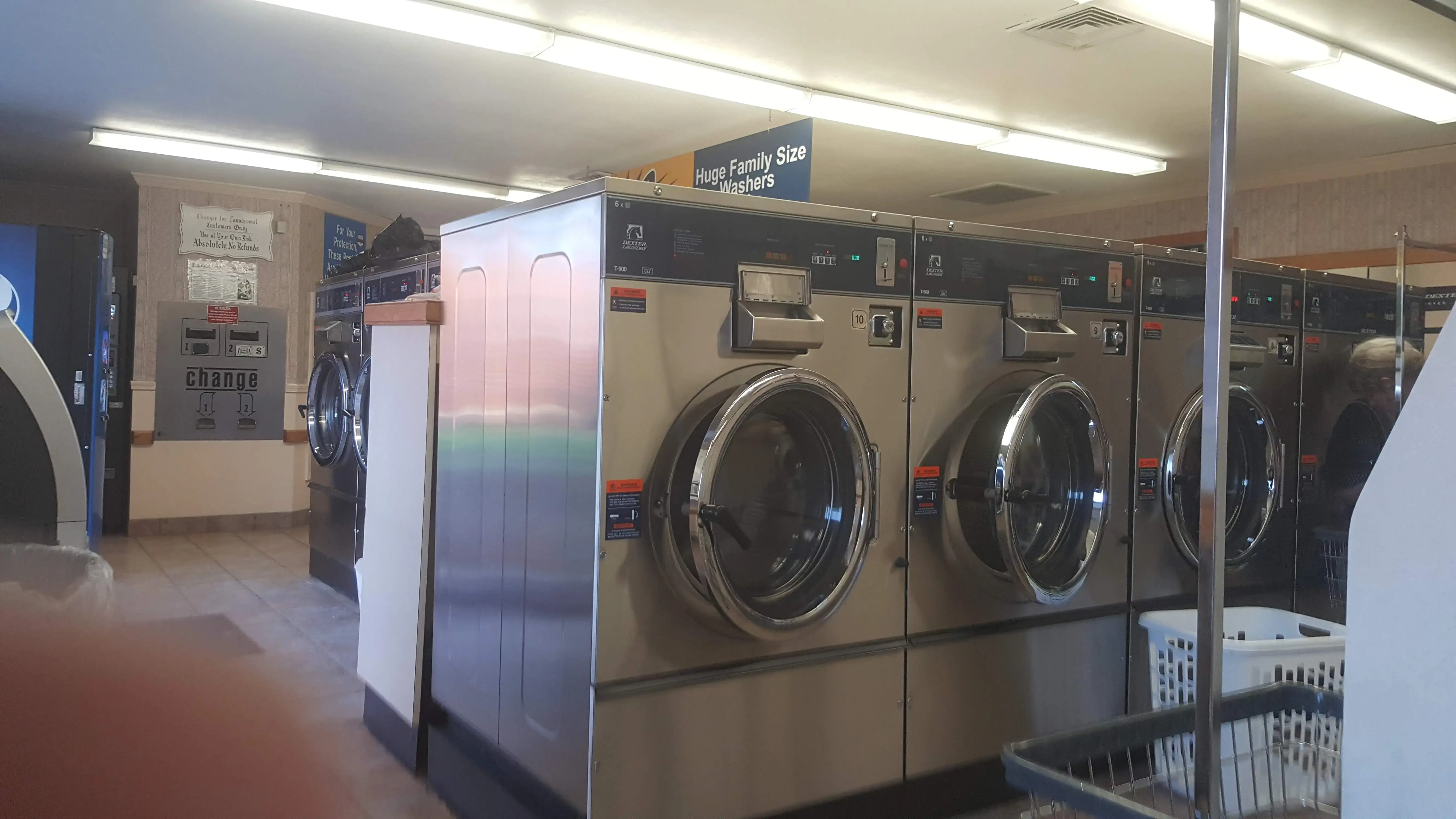Colonial Laundromat - Image 5