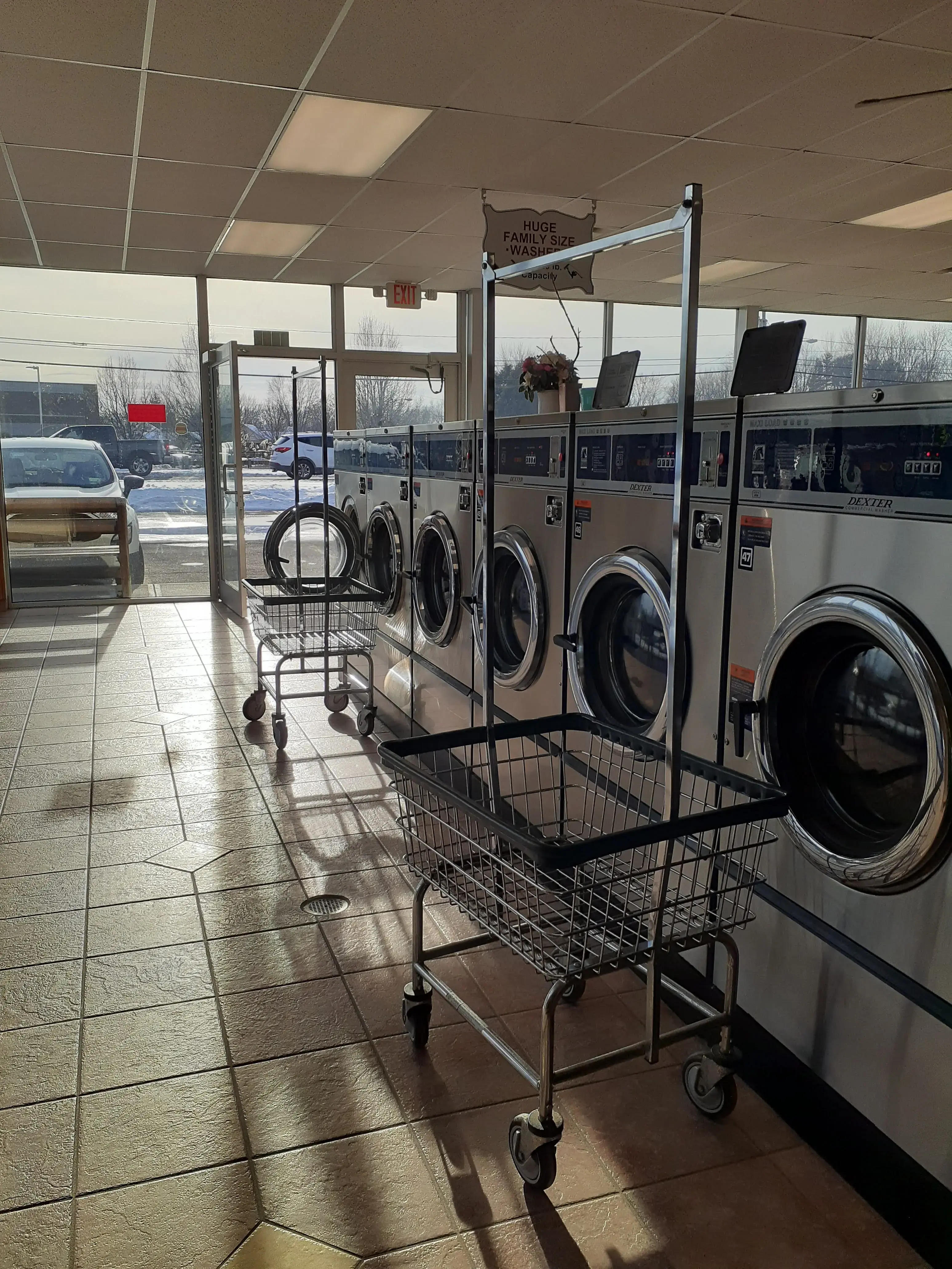 Colonial Laundromat thumbnail 7