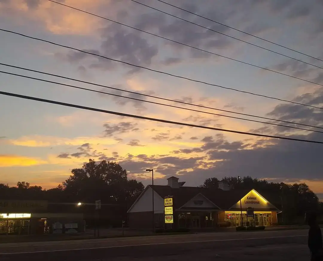 Colonial Laundromat thumbnail 5