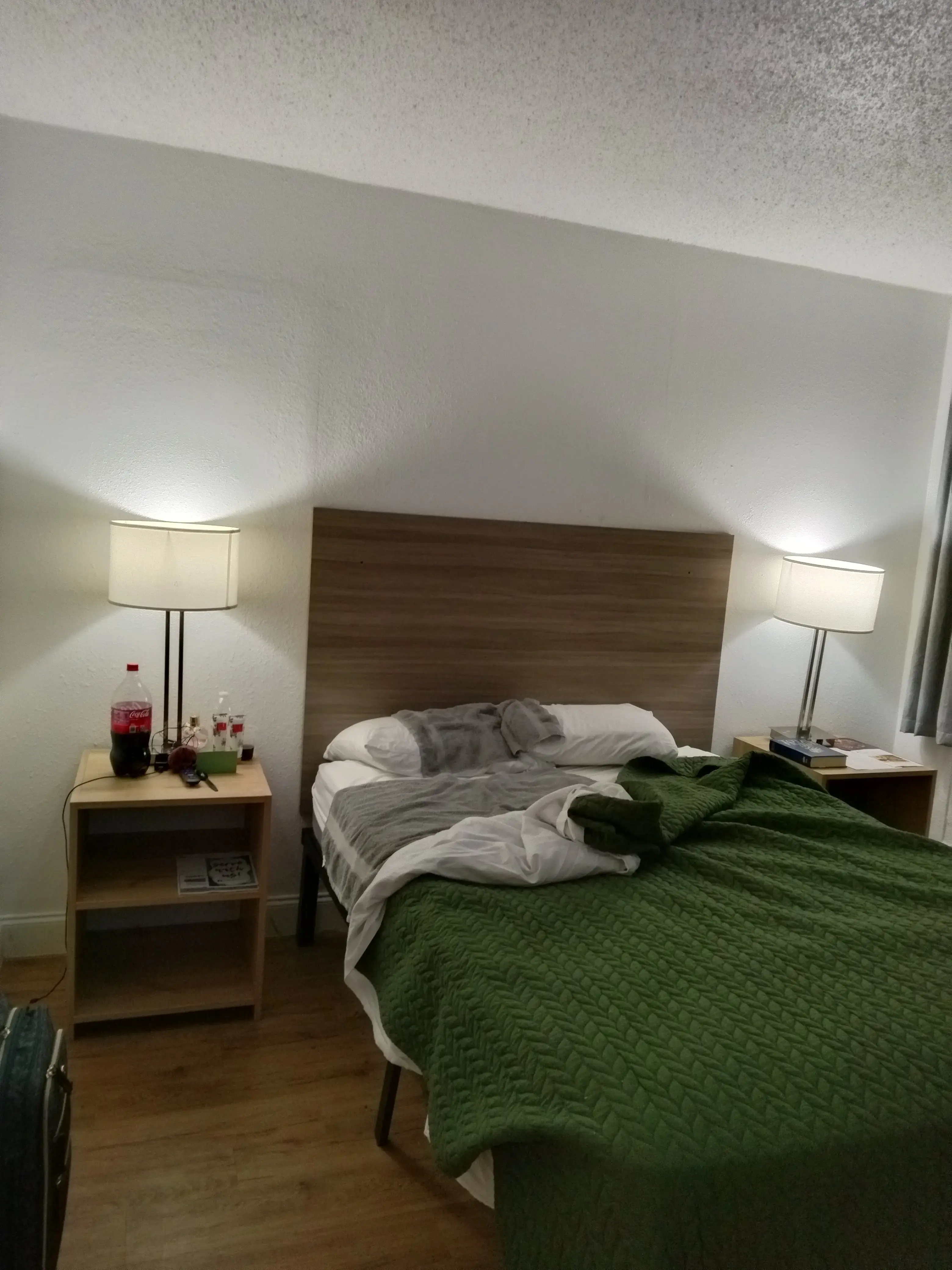 Colonial Laundromat thumbnail 16