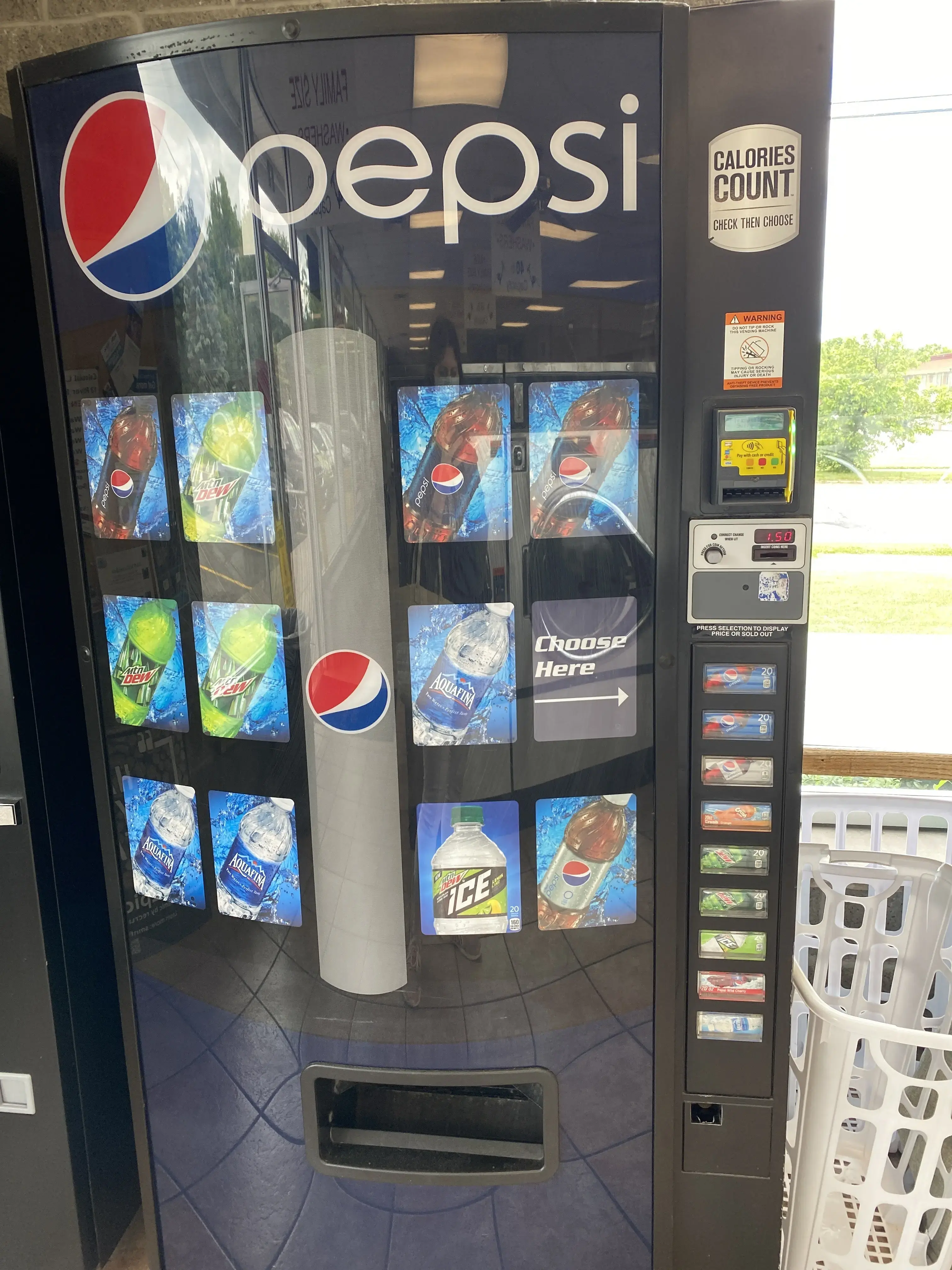 Colonial Laundromat - Image 4