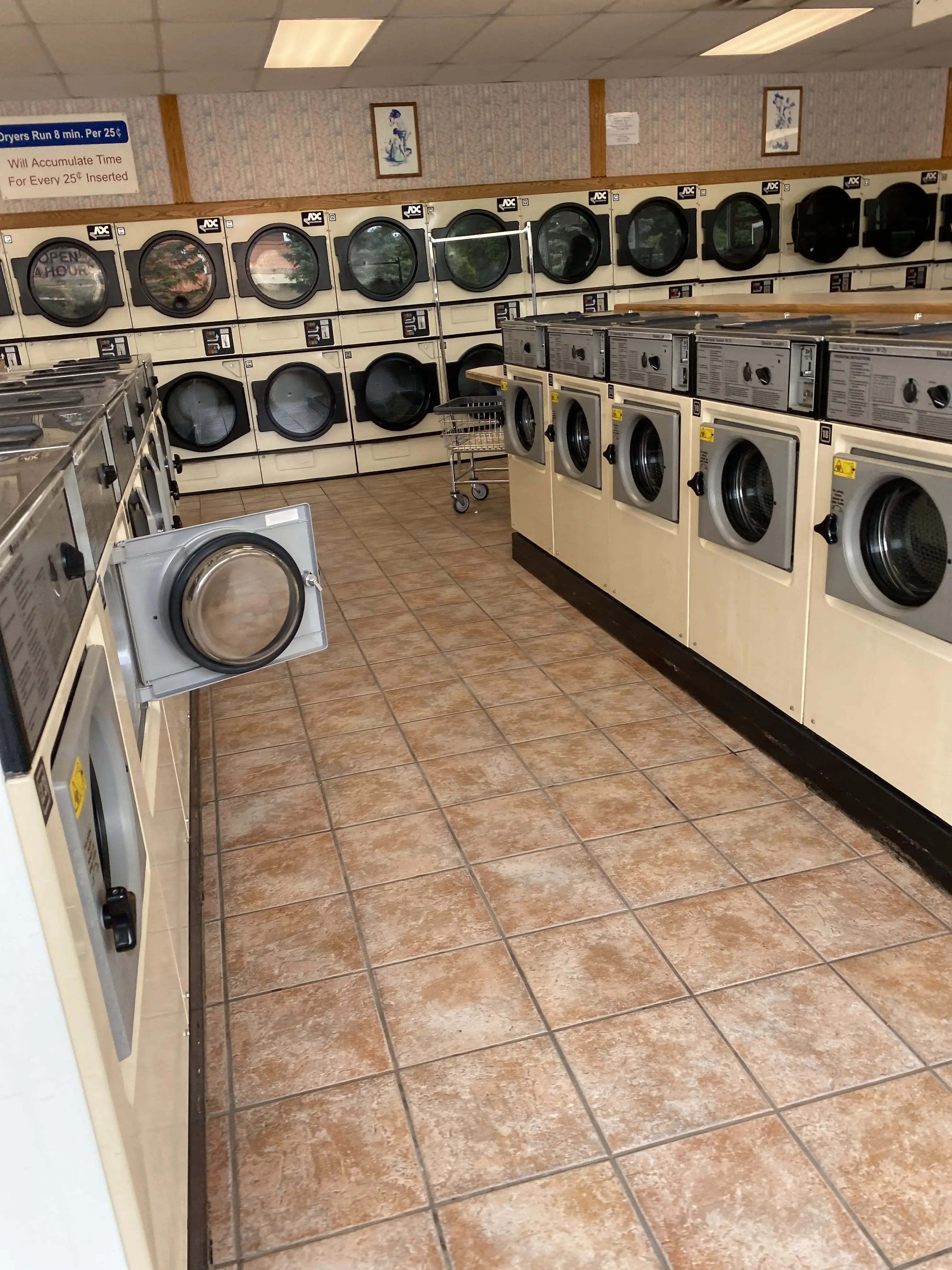 Colonial Laundromat thumbnail 18