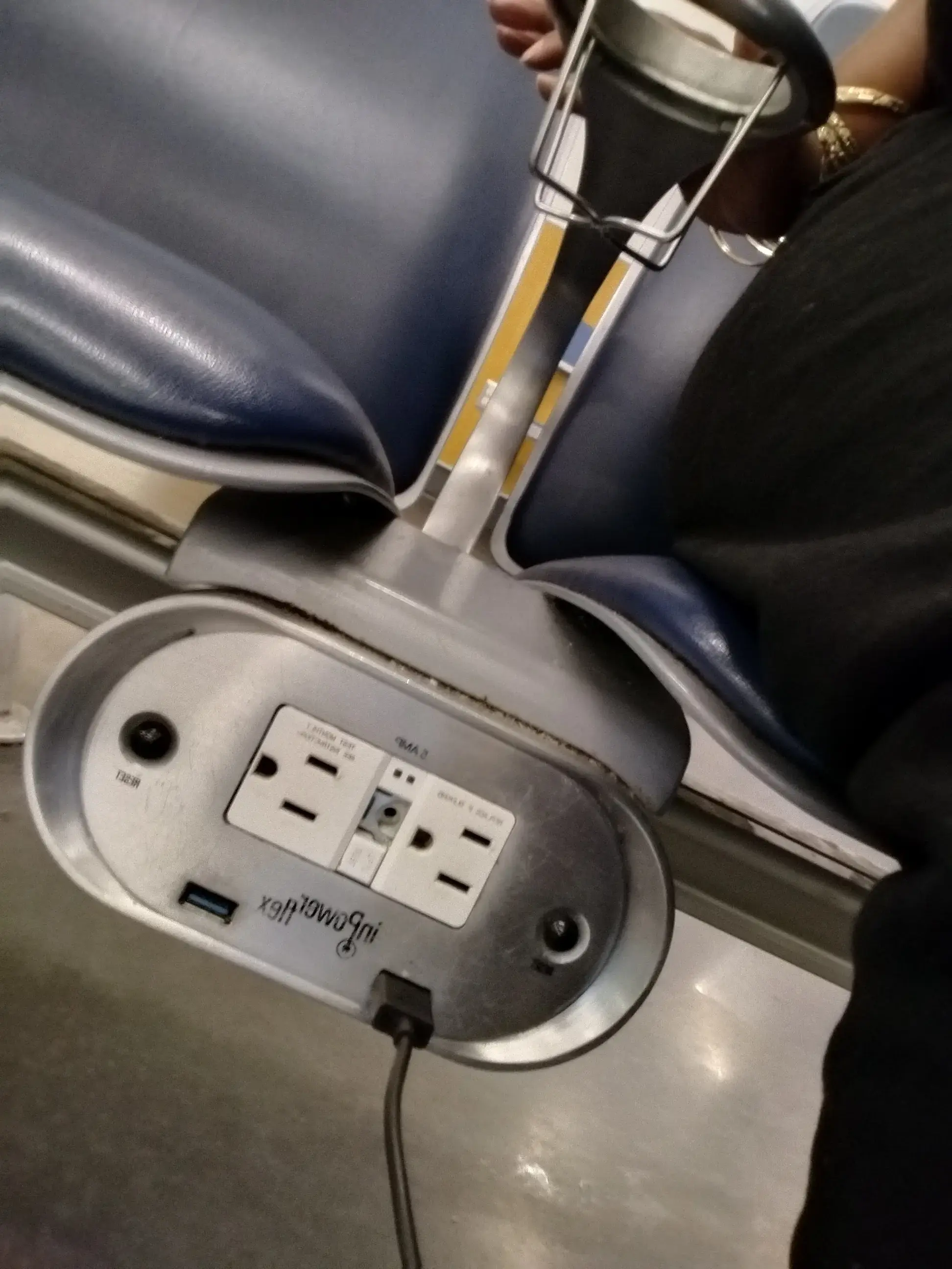 Colonial Laundromat thumbnail 14