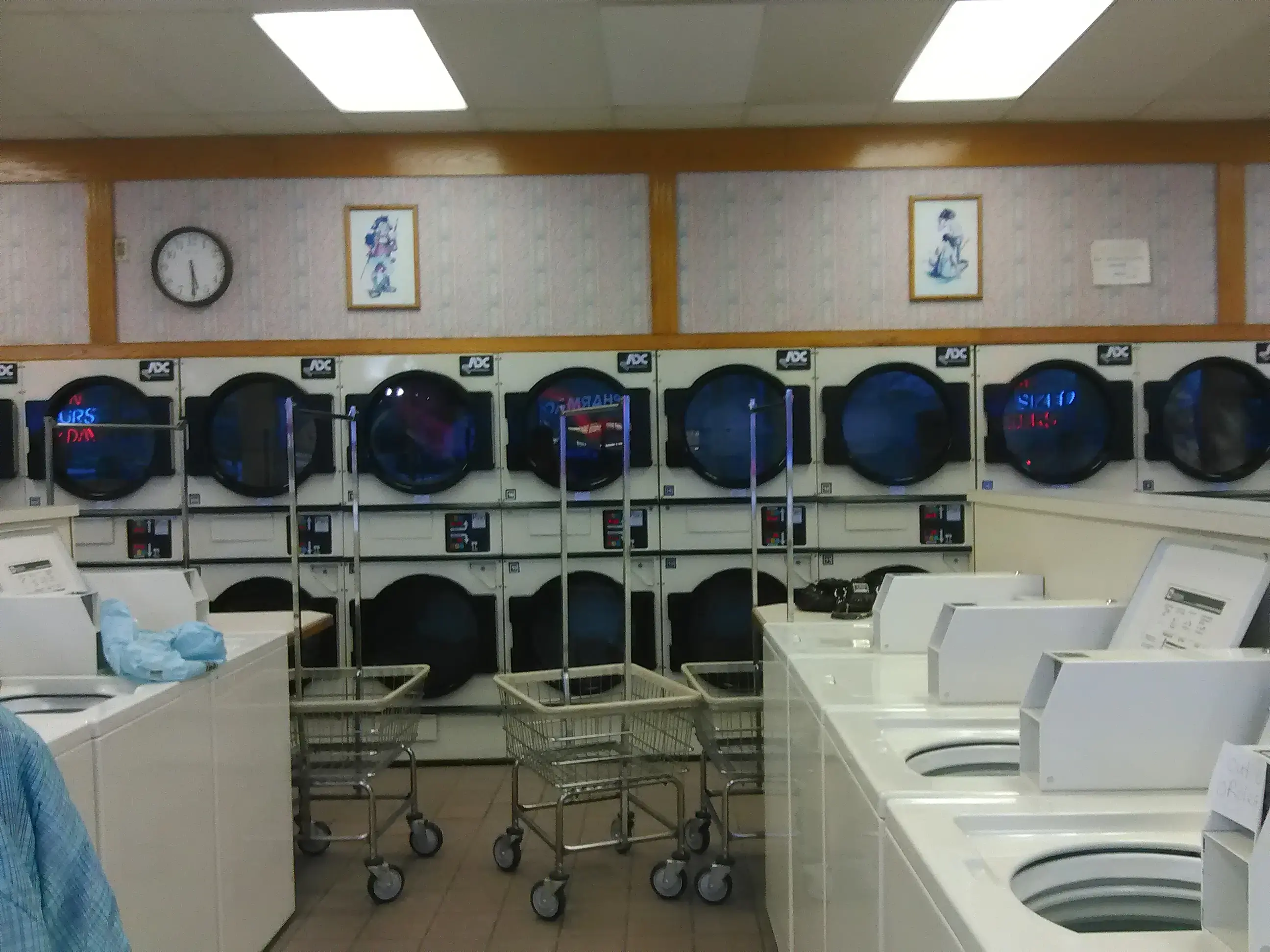 Colonial Laundromat - Image 6