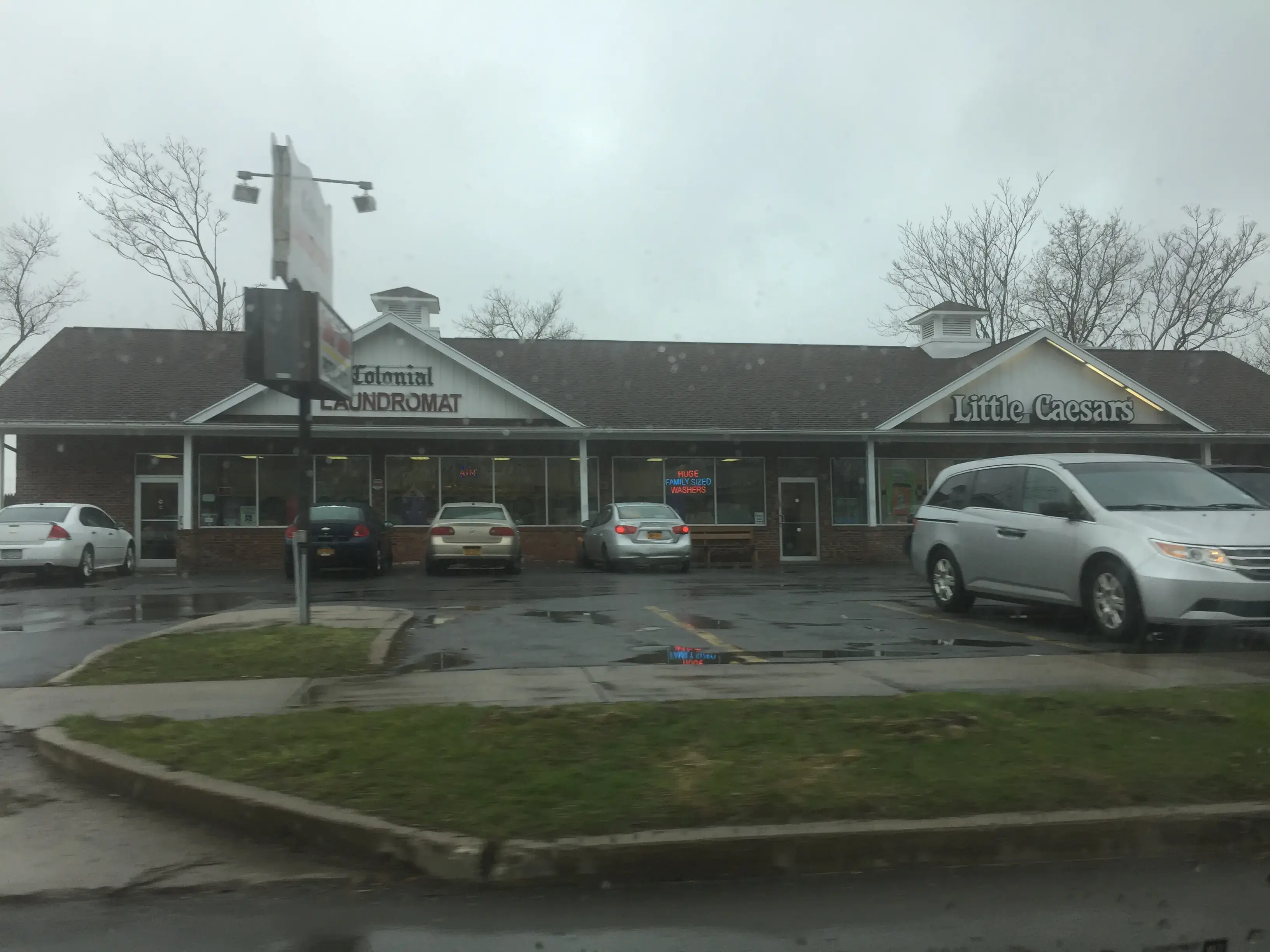 Colonial Laundromat - Image 7