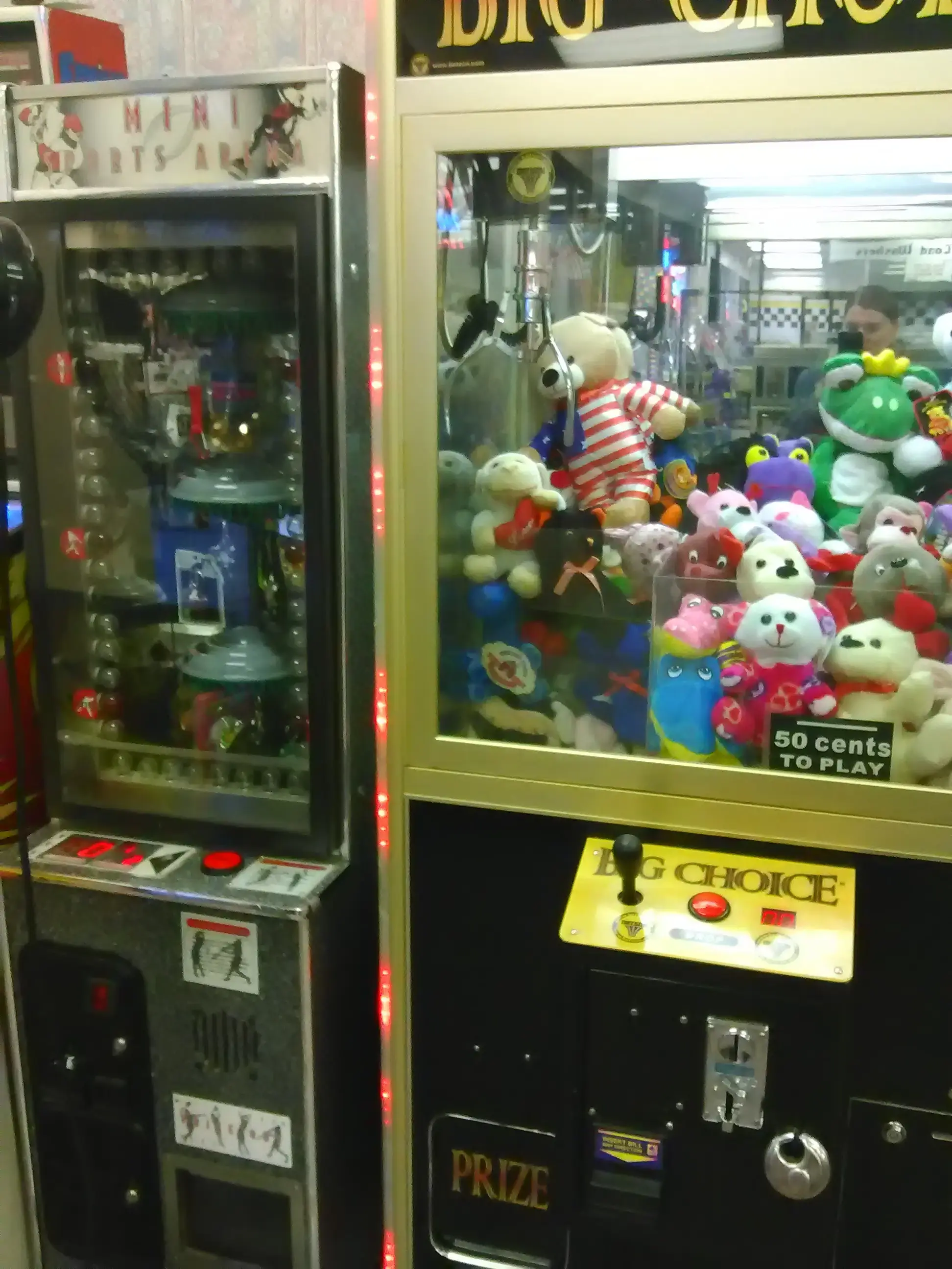 Colonial Laundromat thumbnail 8