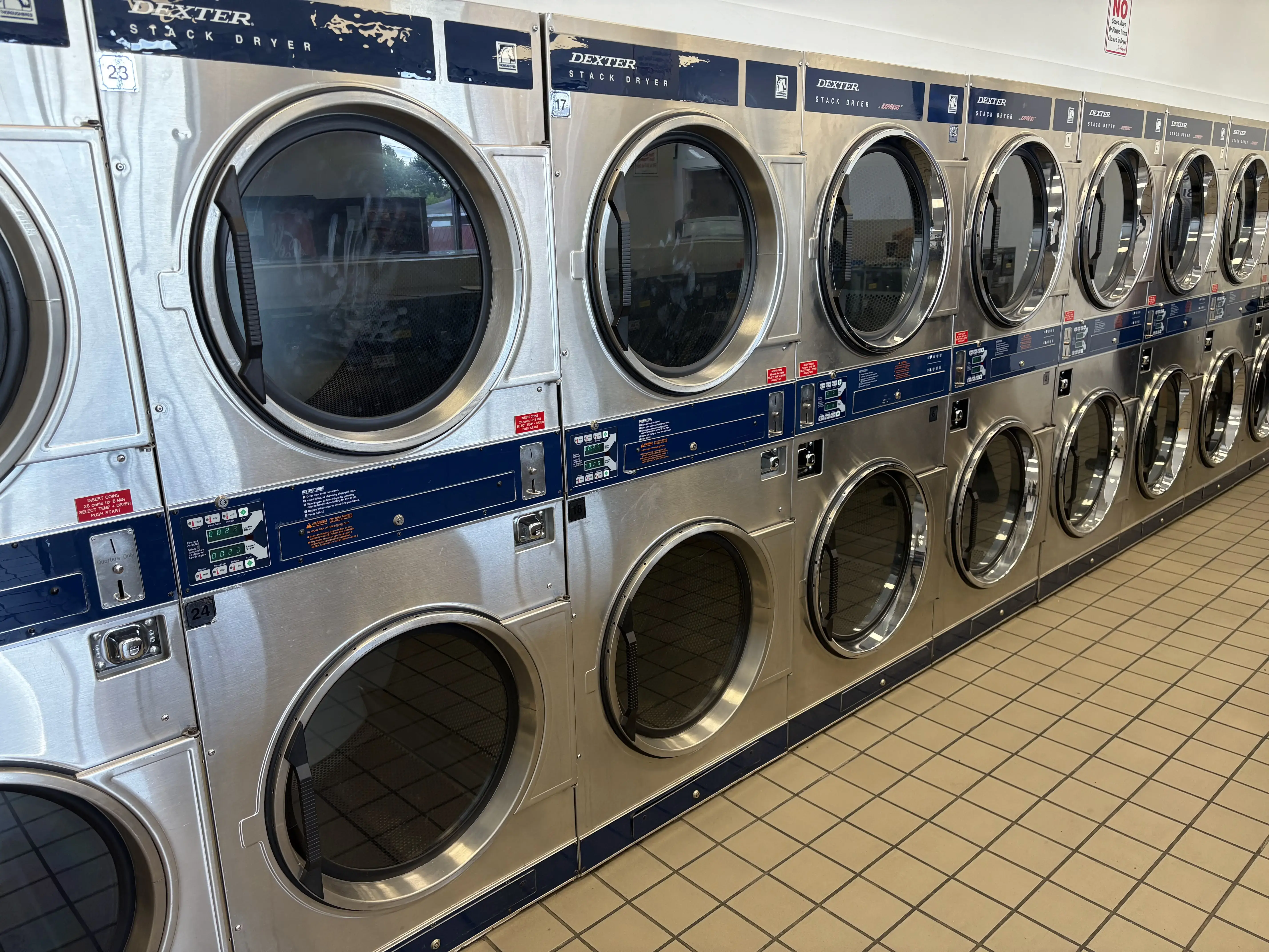 Colonial Laundromat - Image 4