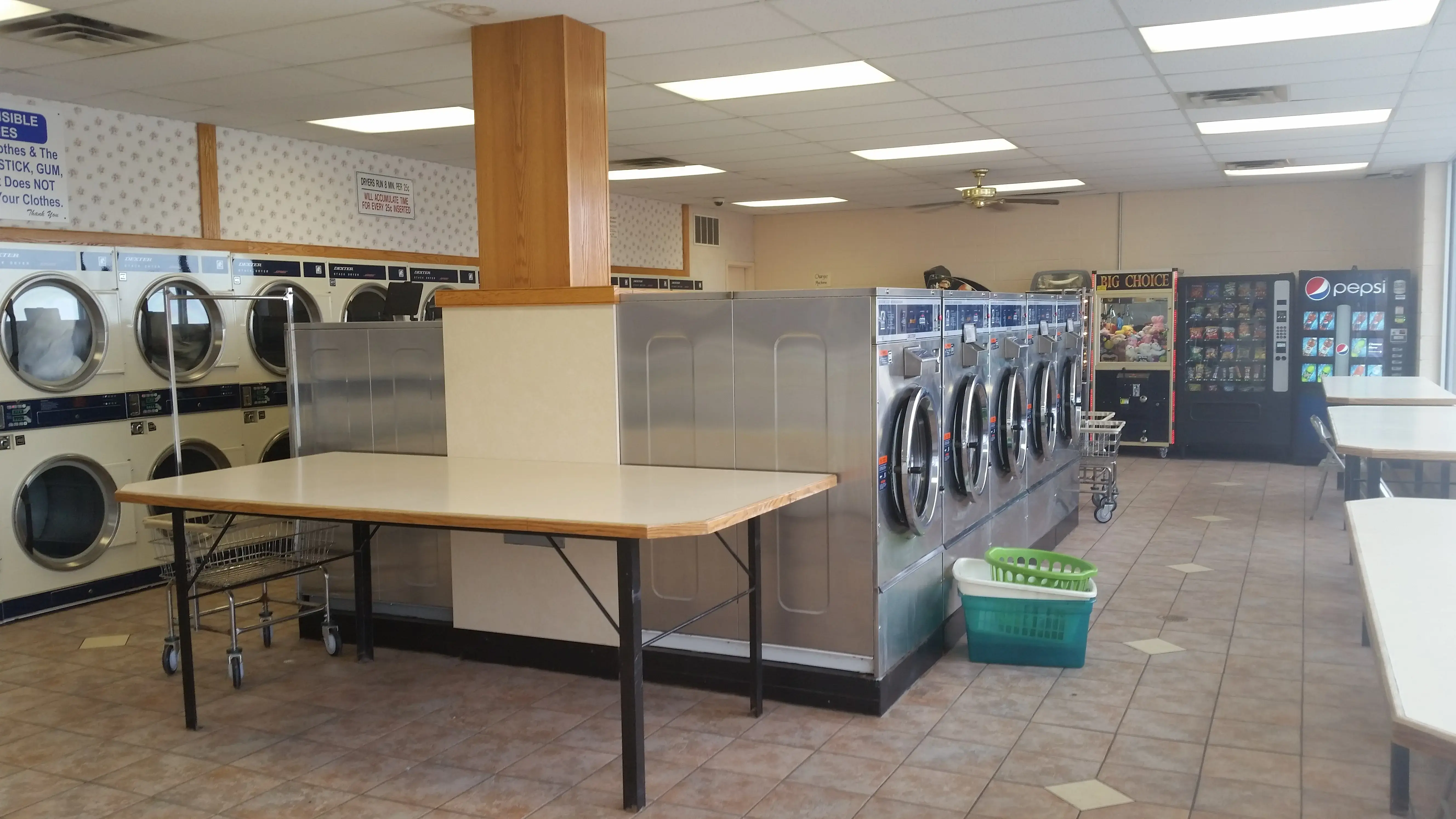 Colonial Laundromat thumbnail 6