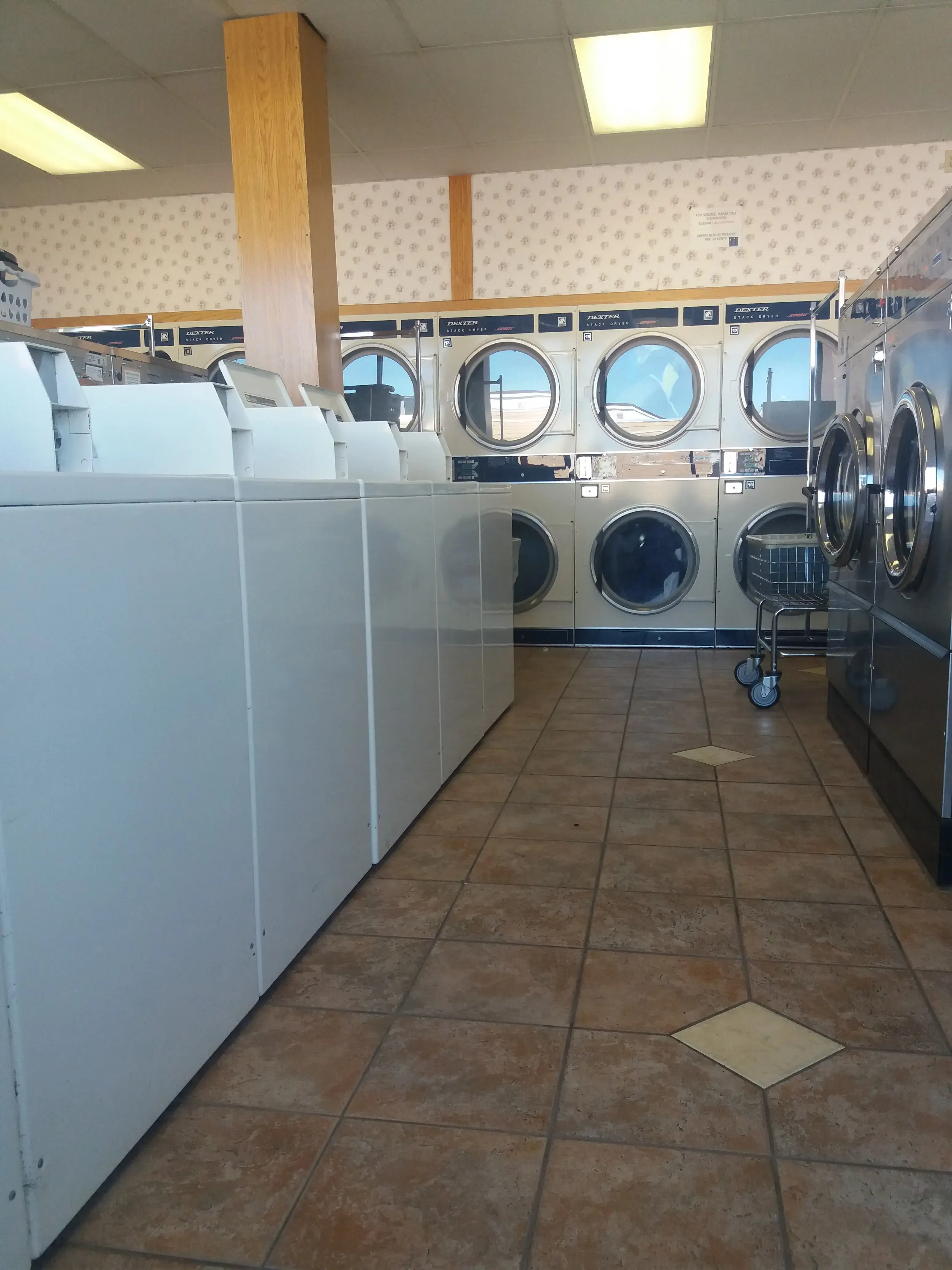 Colonial Laundromat - Image 5