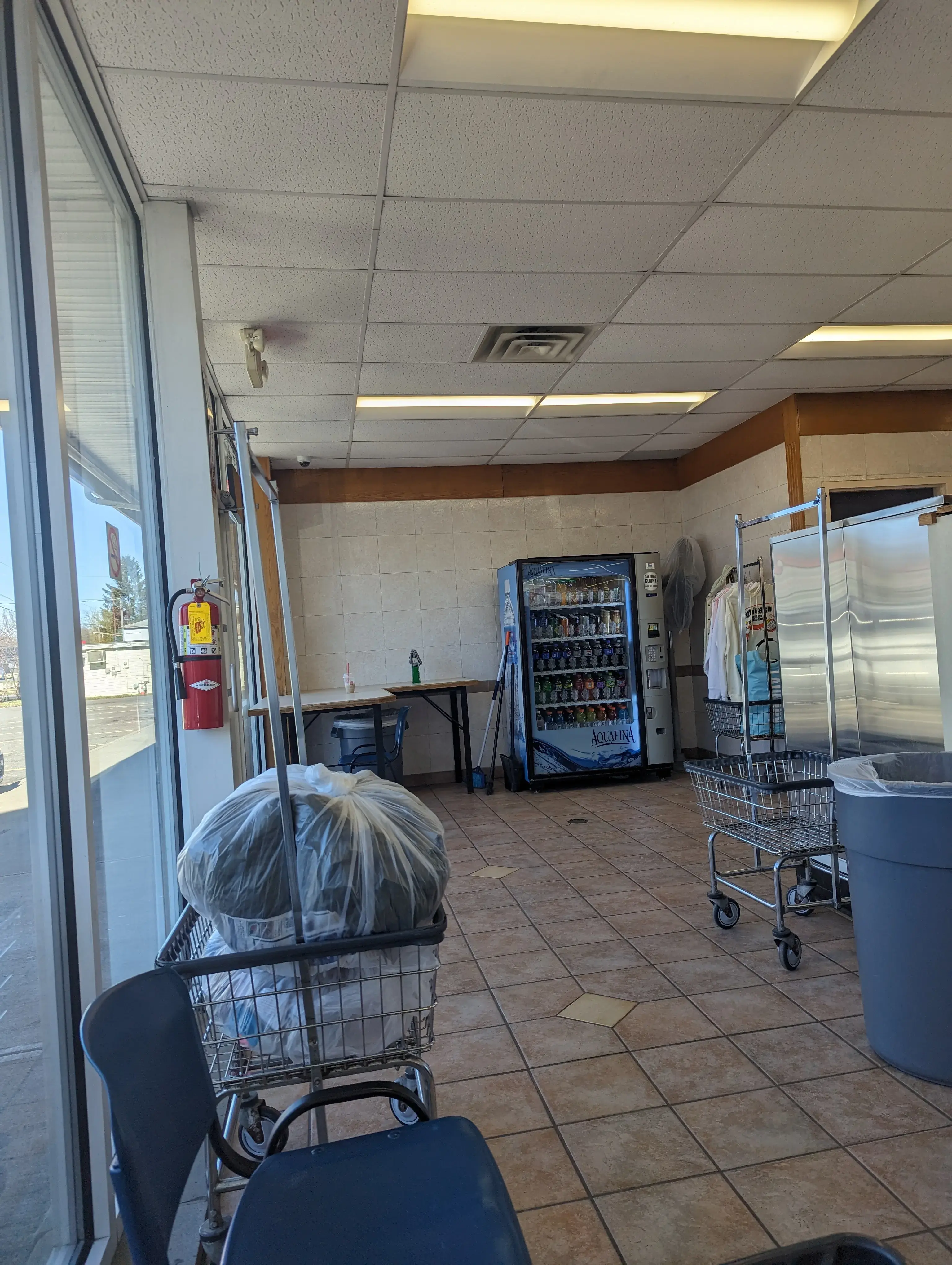 Colonial Laundromat thumbnail 15