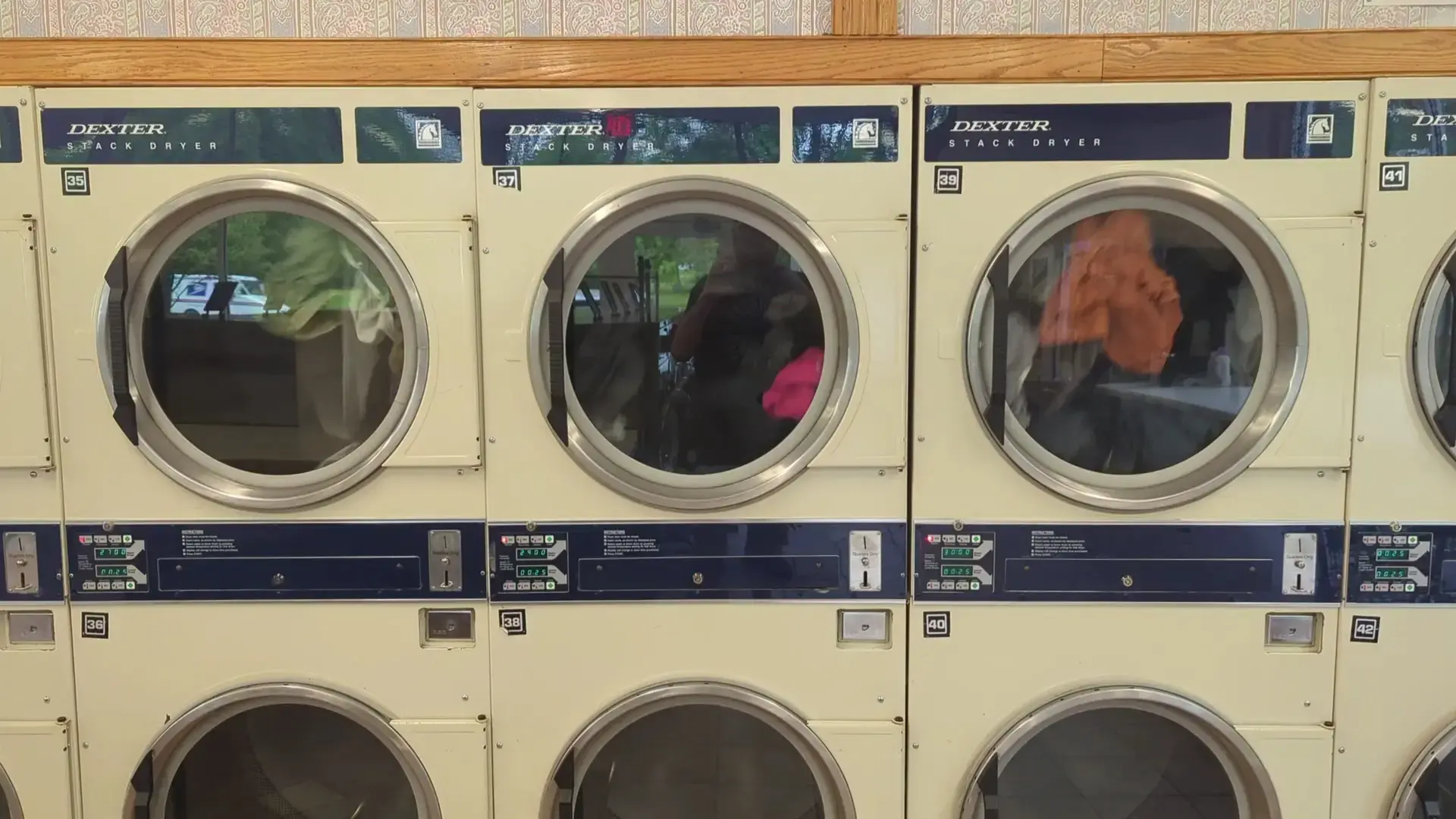 Colonial Laundromat thumbnail 16