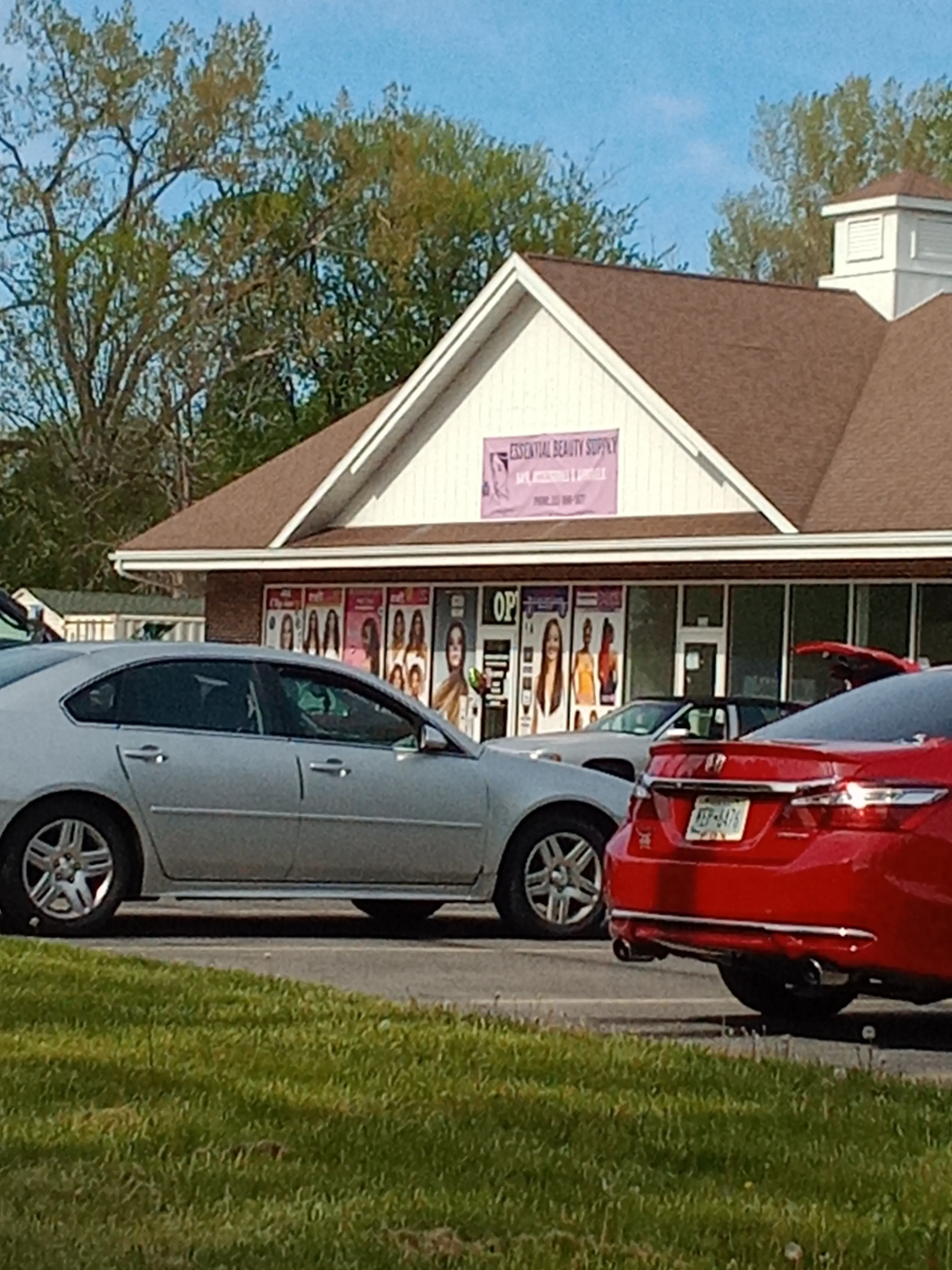 Colonial Laundromat - Image 4