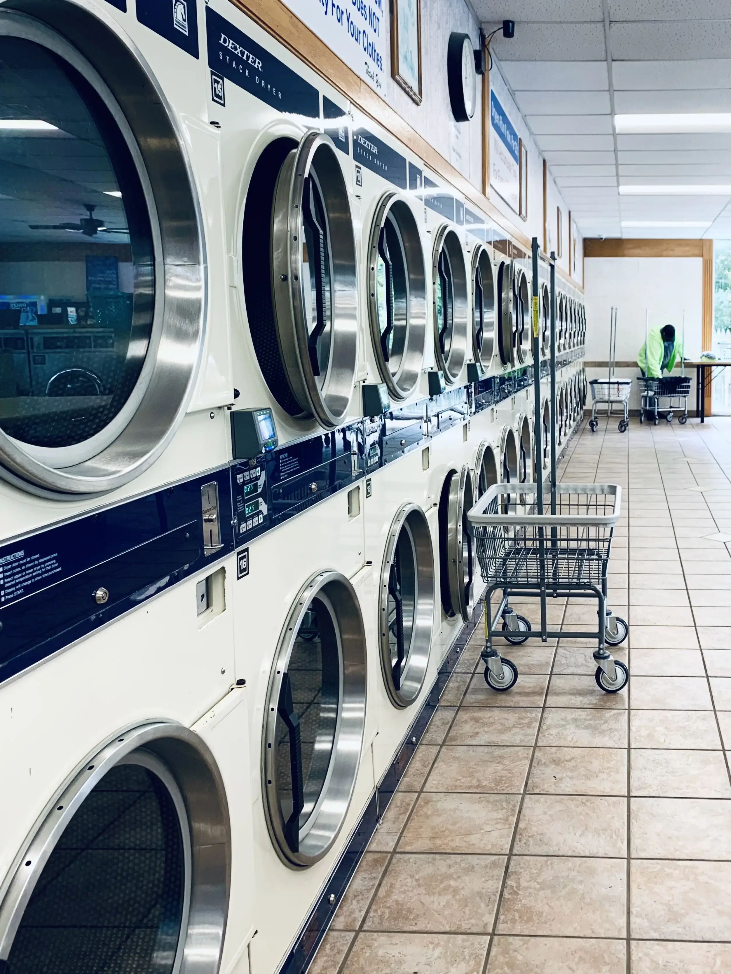 Colonial Laundromat - Image 19