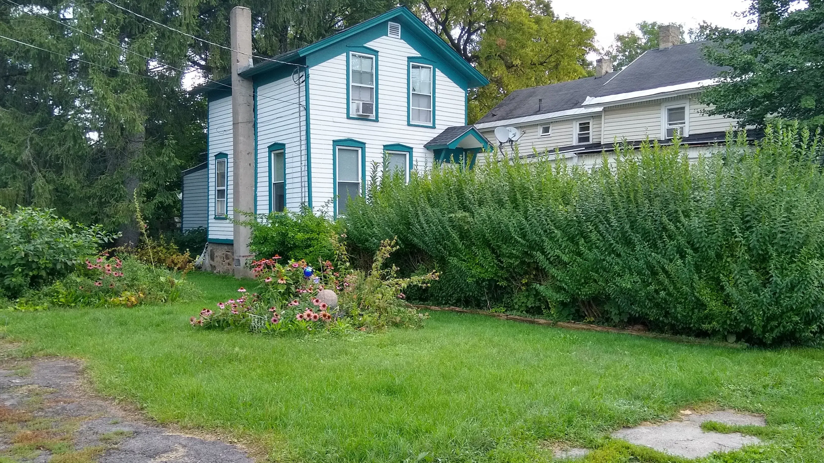 Colonial Laundromat thumbnail 10