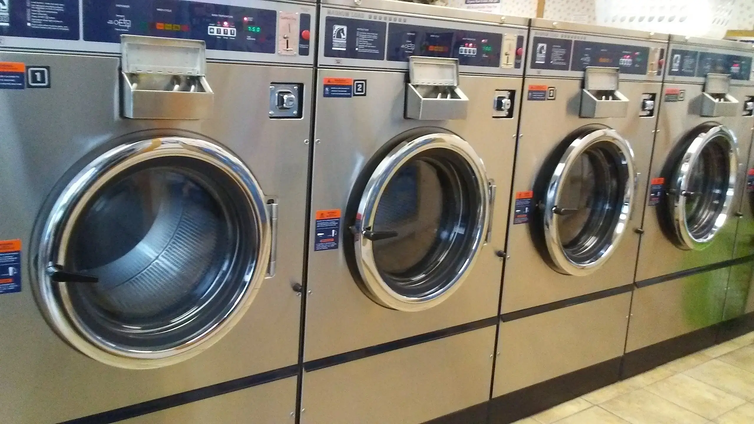 Colonial Laundromat thumbnail 19