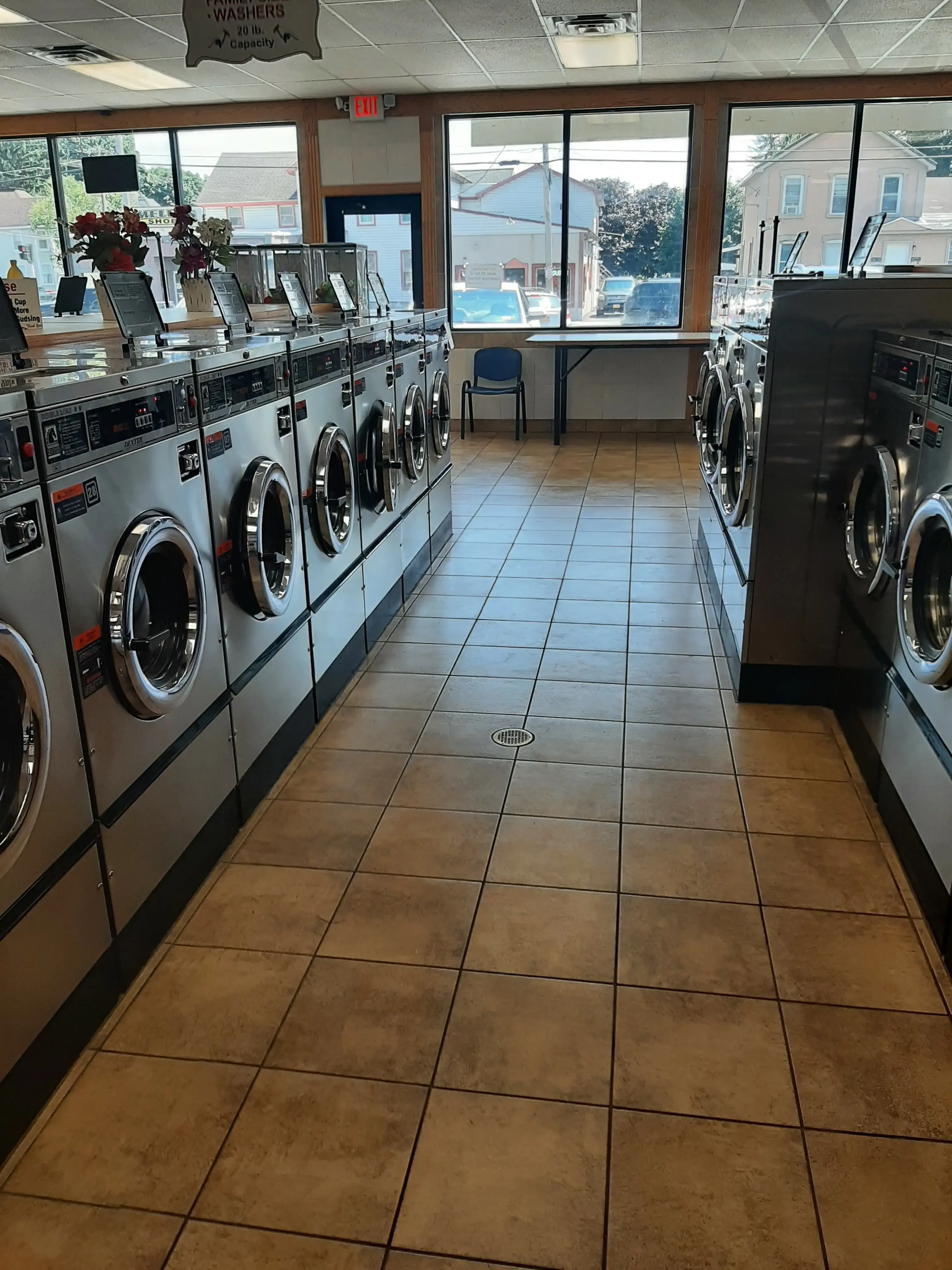 Colonial Laundromat thumbnail 18